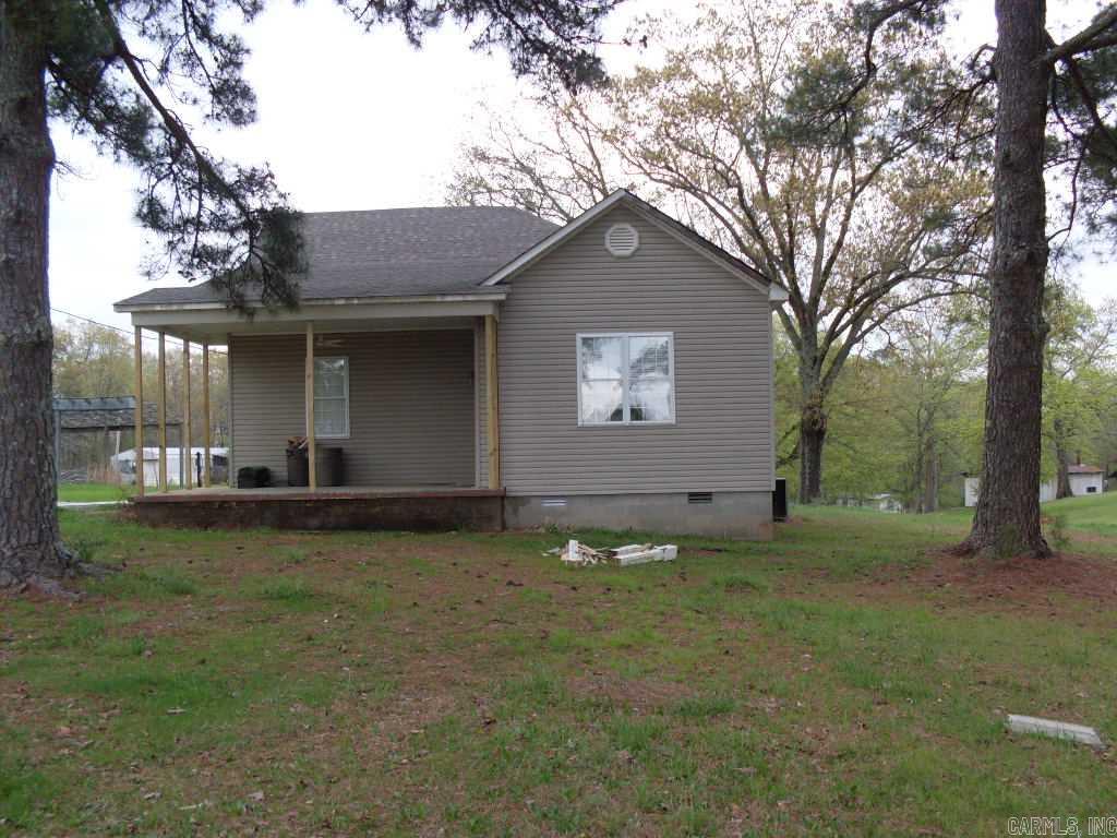 3BR 2BA home on 1.8 acres that has been completely remodeled.  You must see the inside. Outside still needs some TLC but a really a cute house. Vinyl siding exterior and large front porch. Glen Rose school district.