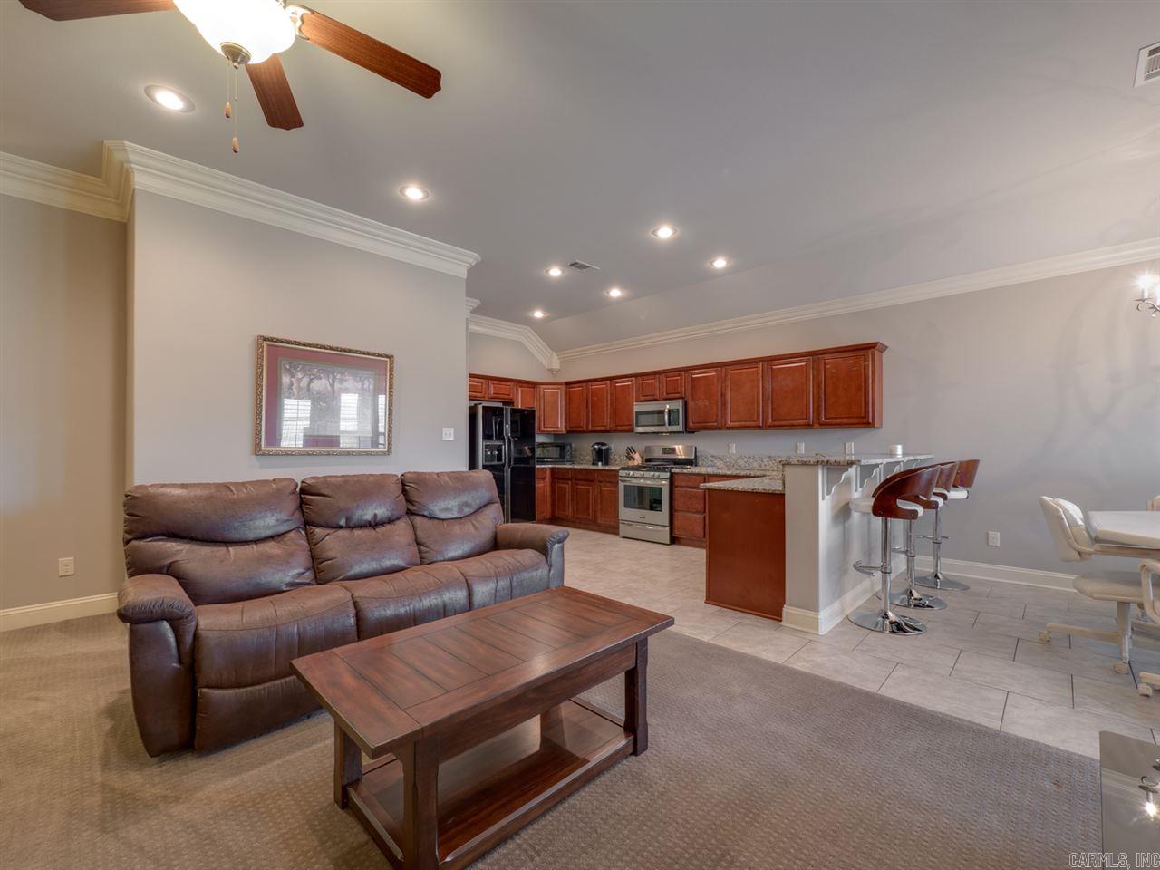 COUNTRY CLUB OF ARK THE - Residential
