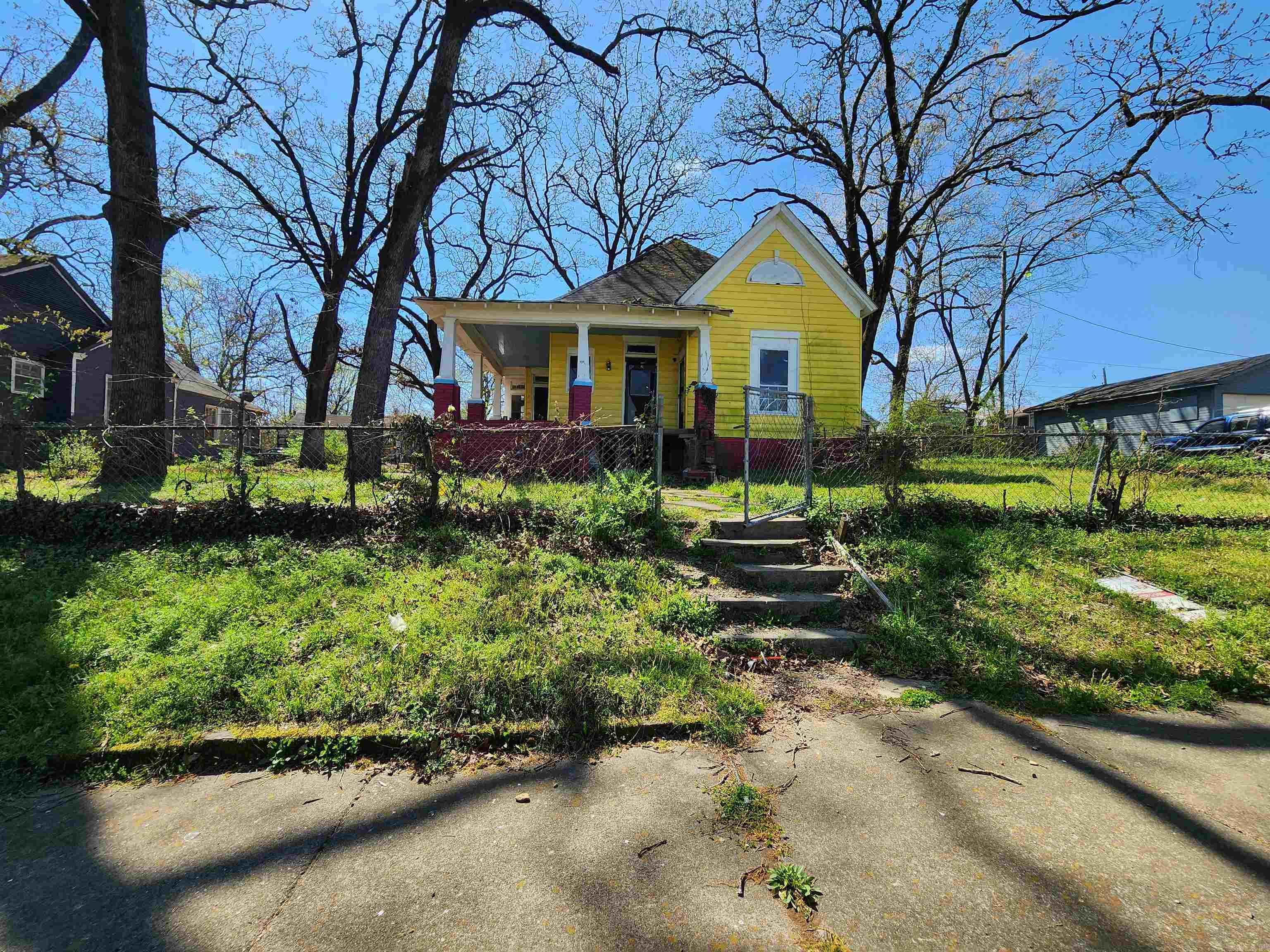 Seller Financing! TWO LOTS! One city-approved variance. Zero zoning battles standing between you and your next profitable build. 1609 W. 19th Street in Little Rock is a prime infill play cleared for duplex construction OR modern skinny/narrow home development — and the city has already said YES!  This is the kind of deal that separates serious builders and investors from the ones still waiting on approvals. The variance is done. The vision is clear. The existing structure on the property is ready to come down — and smart builders know that demolition isn't an obstacle, it's just the beginning. Renderings available showing sleek, modern skinny homes and duplex configurations perfectly suited for these lots.  Acquire, build smart, and position yourself  in a market hungry for quality infill housing. Little Rock's demand for urban infill is growing — and these lots are sitting at the intersection of location, approval, and timing.  Motivated seller. Two lots sold together. AGENTS SEE REMARKS!