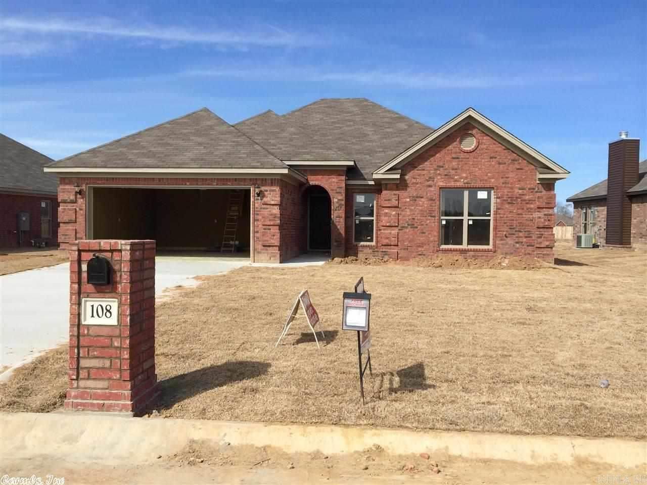 Bright & open with 10 ft ceilings - wood burning fireplace - hardwood flooring - luxurious master bath with dual head shower, 2 sink vanity and his & her walk in closets - stainless steel appliances - sink in laundry room - granite counter tops - covered patio... Fully fenced back yard (Landlord is a licensed Arkansas real estate broker) **$500 Pet Fee