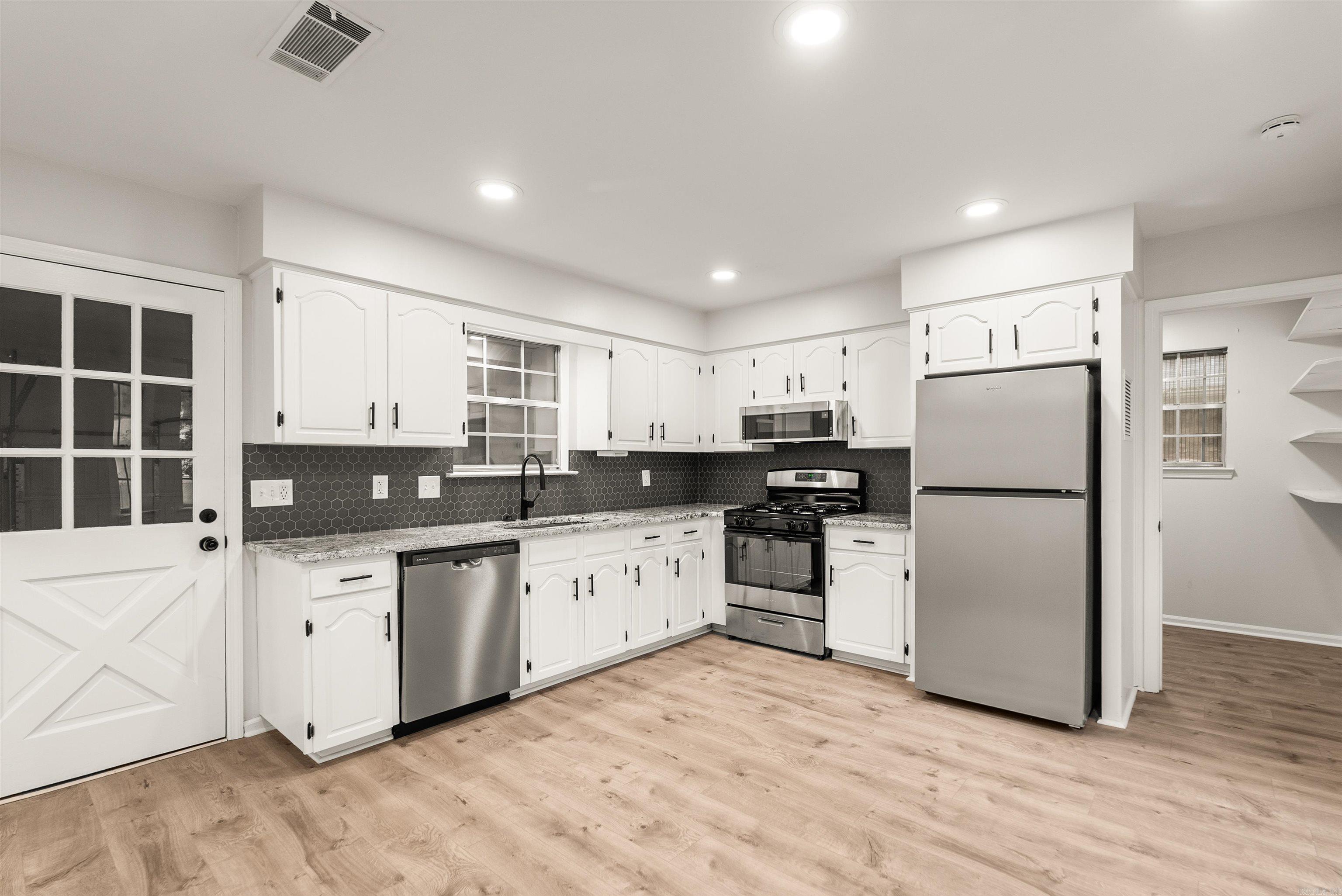 BRIARWOOD - Residential