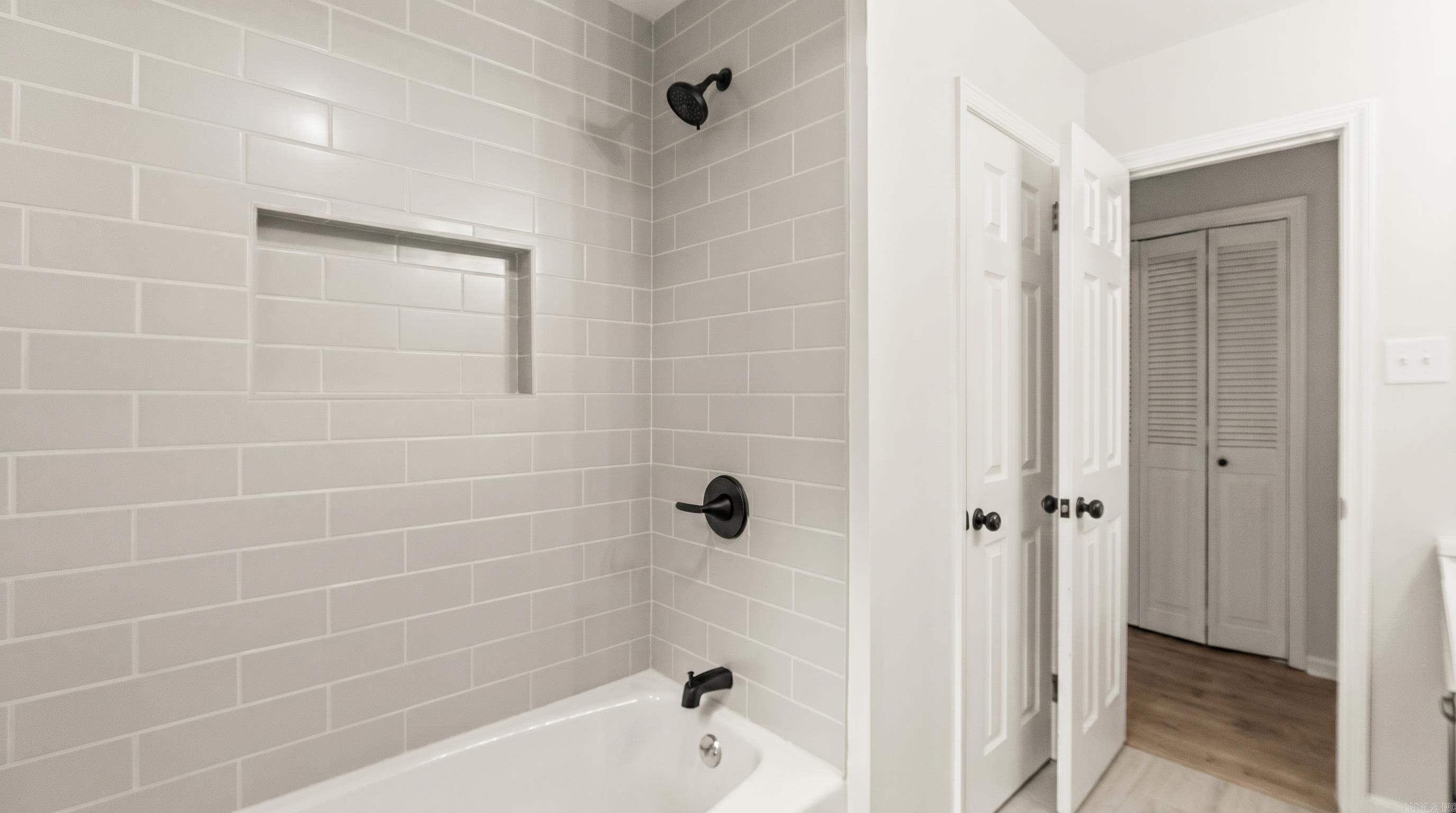 BRIARWOOD - Residential