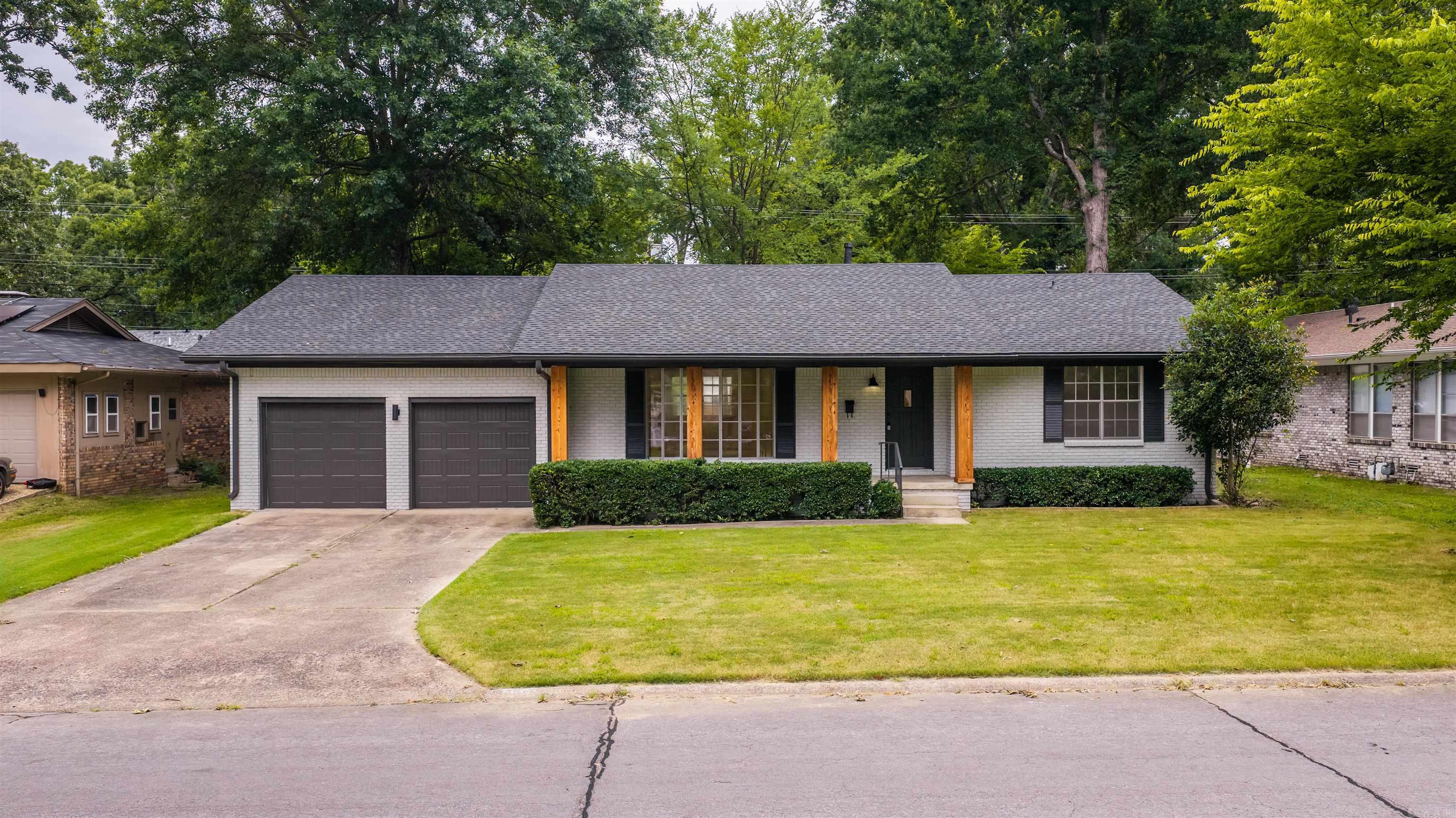 BRIARWOOD - Residential