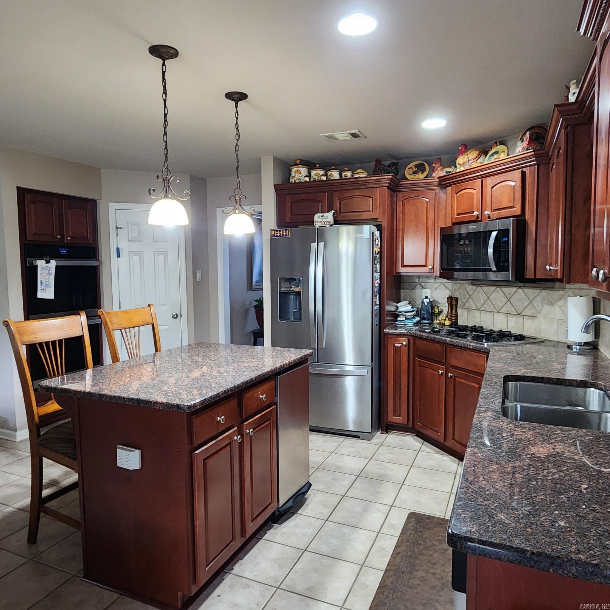 AUSTIN LAKES ON THE BAY ADDN - Residential