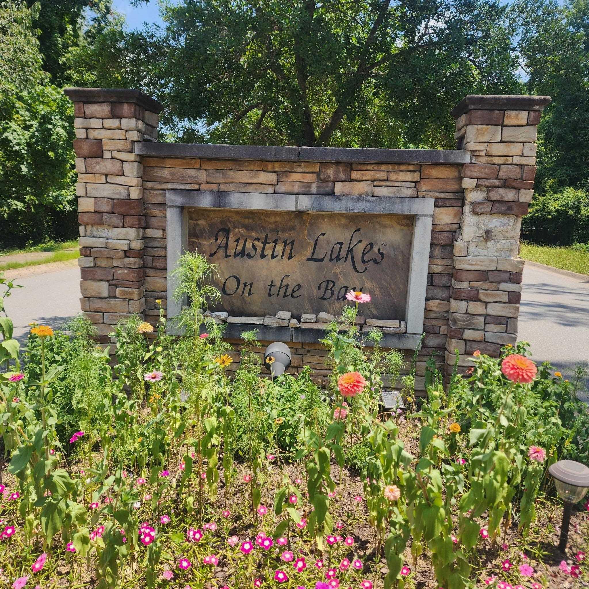 AUSTIN LAKES ON THE BAY ADDN - Residential