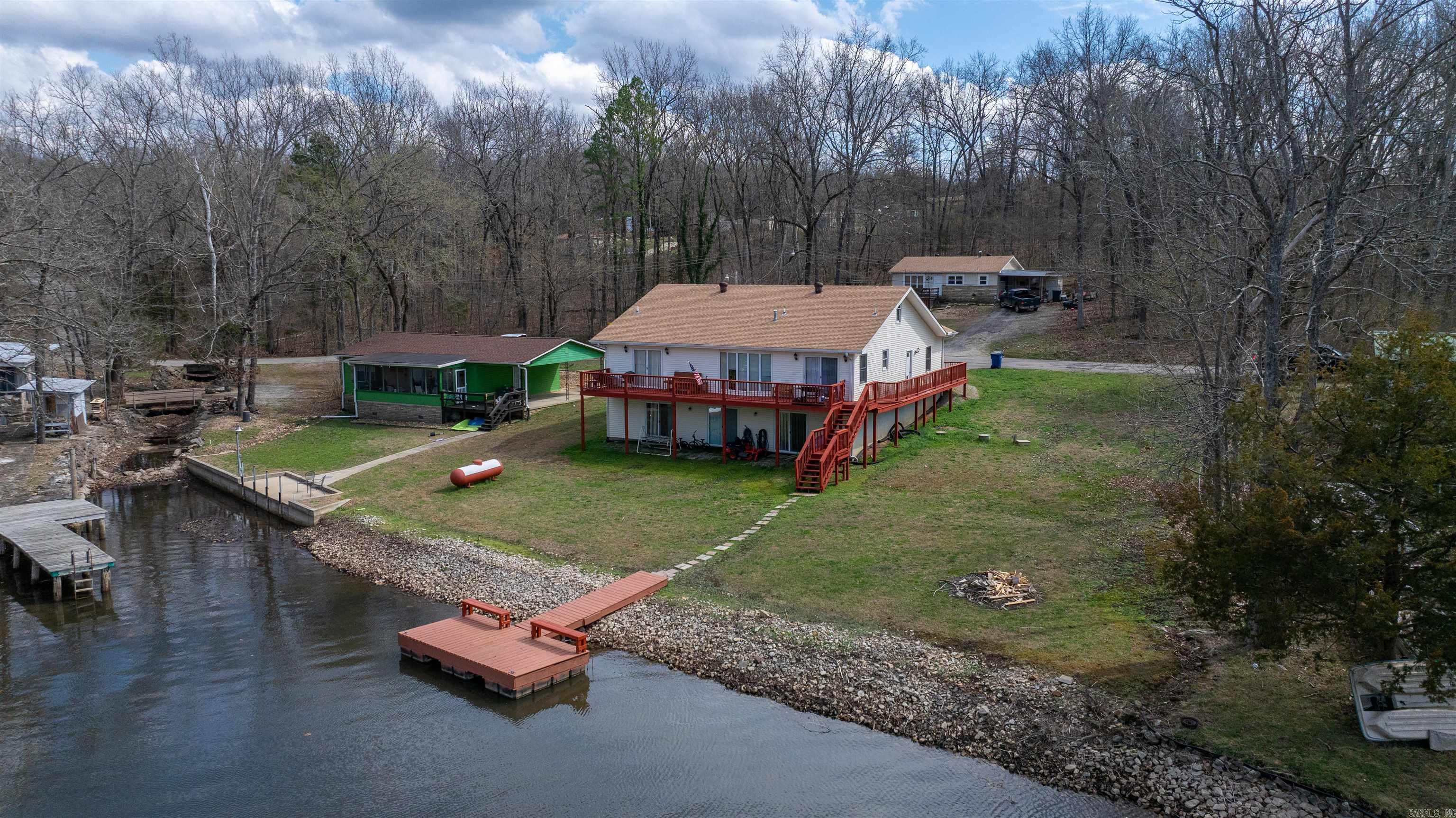 EAST LAKE - Residential