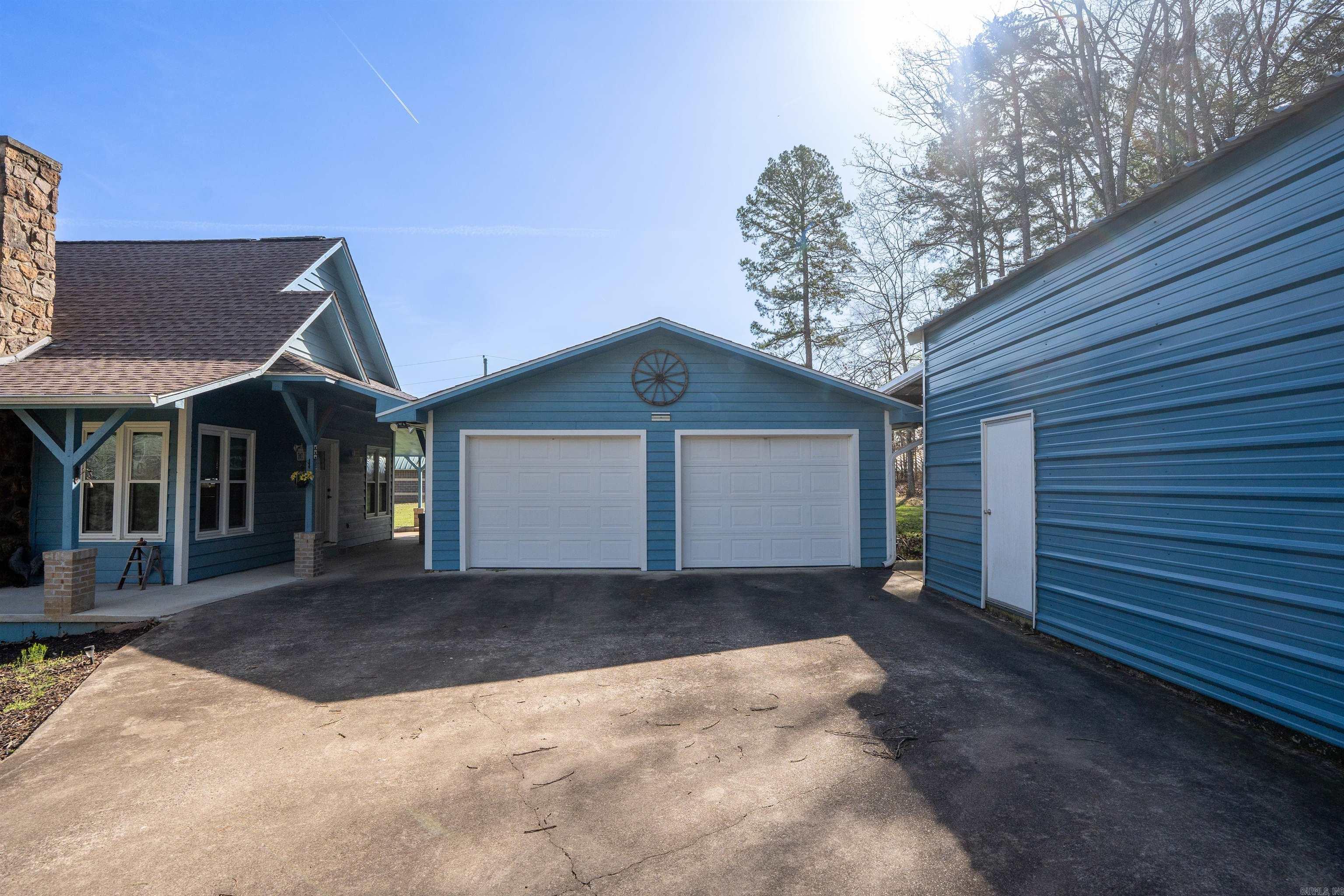 WOODLAND COVE - Residential