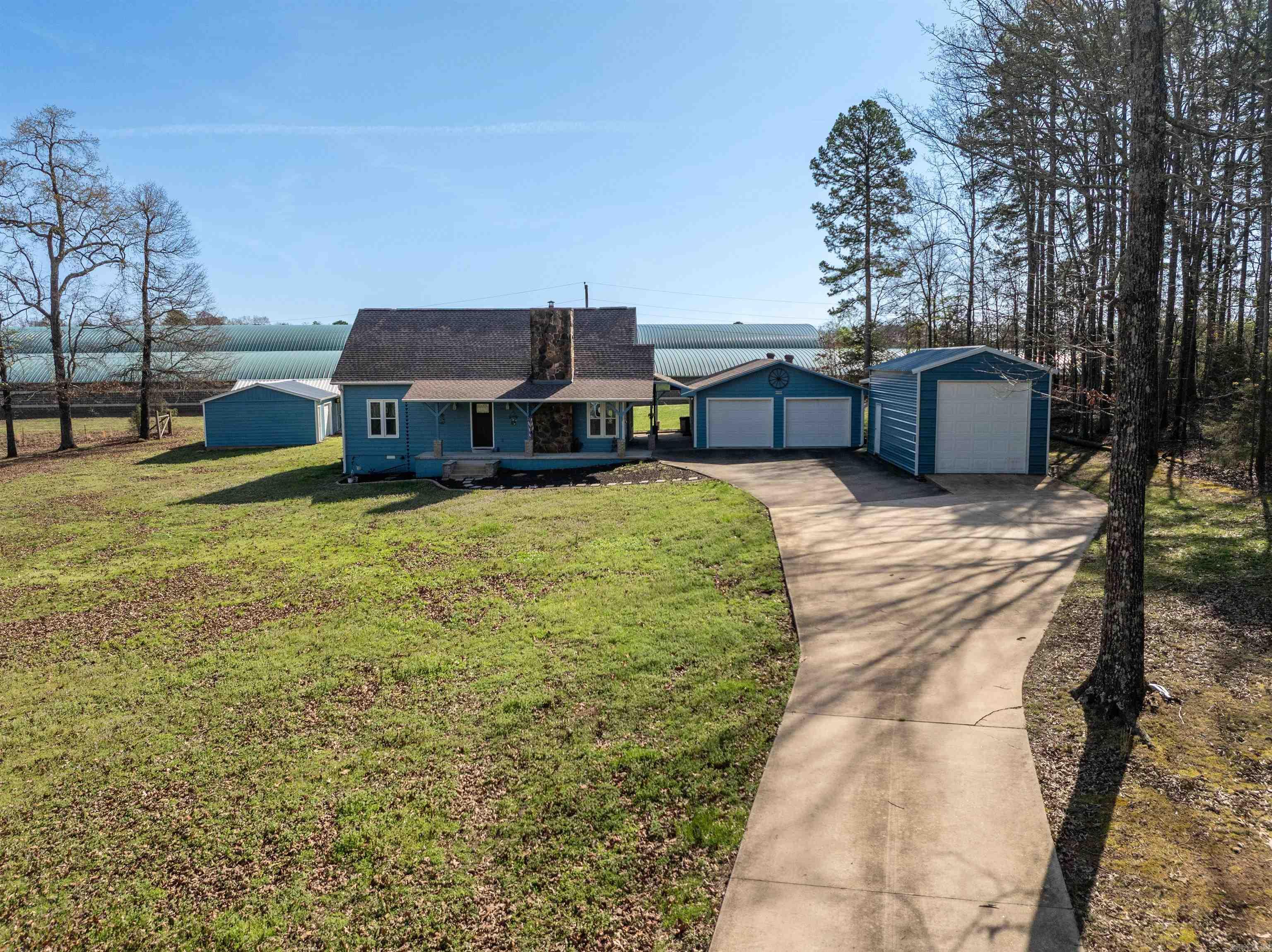 WOODLAND COVE - Residential