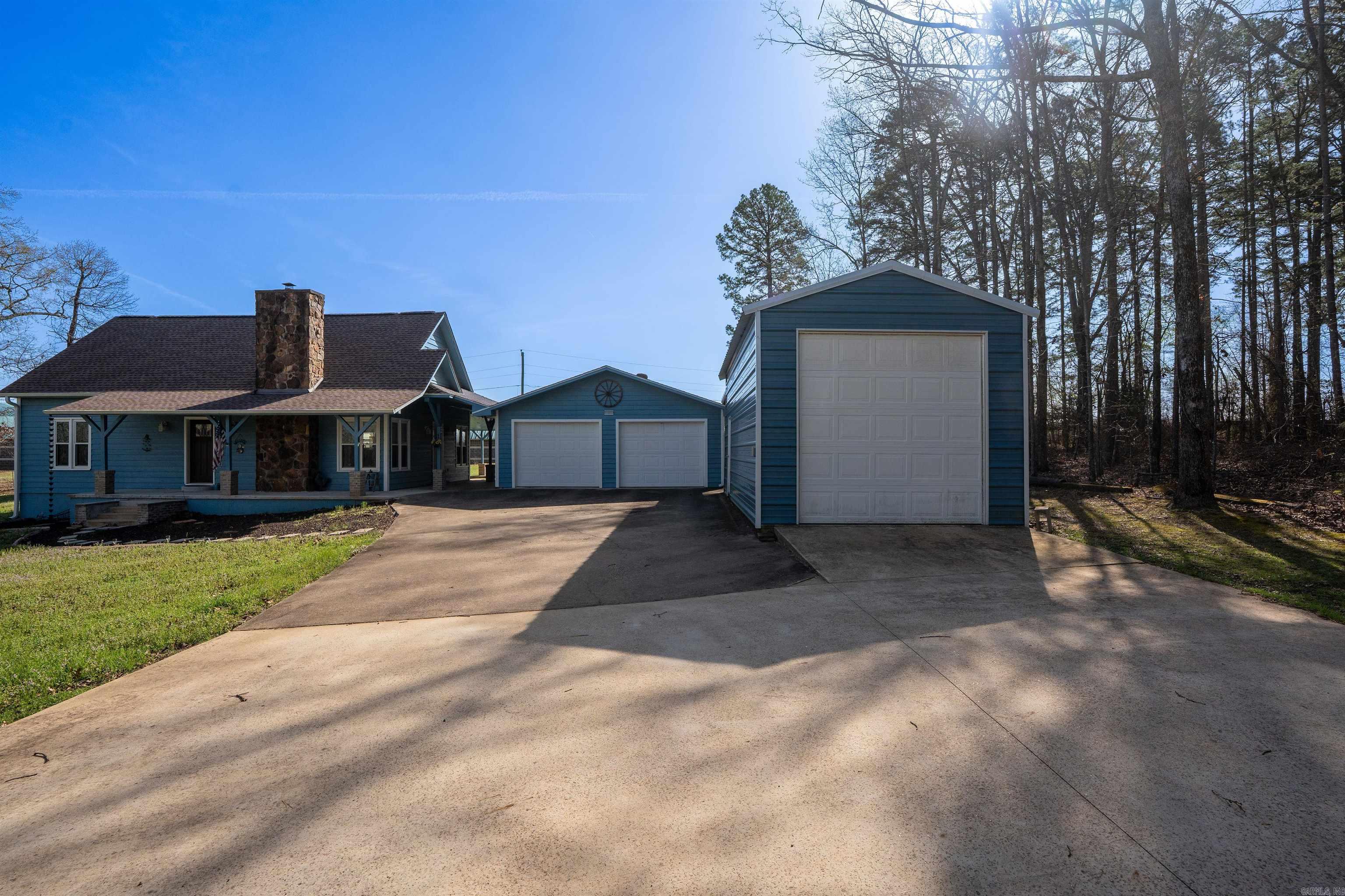 WOODLAND COVE - Residential