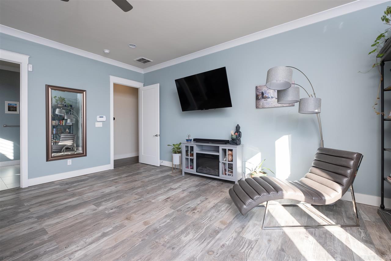 WOODLANDS EDGE - Residential