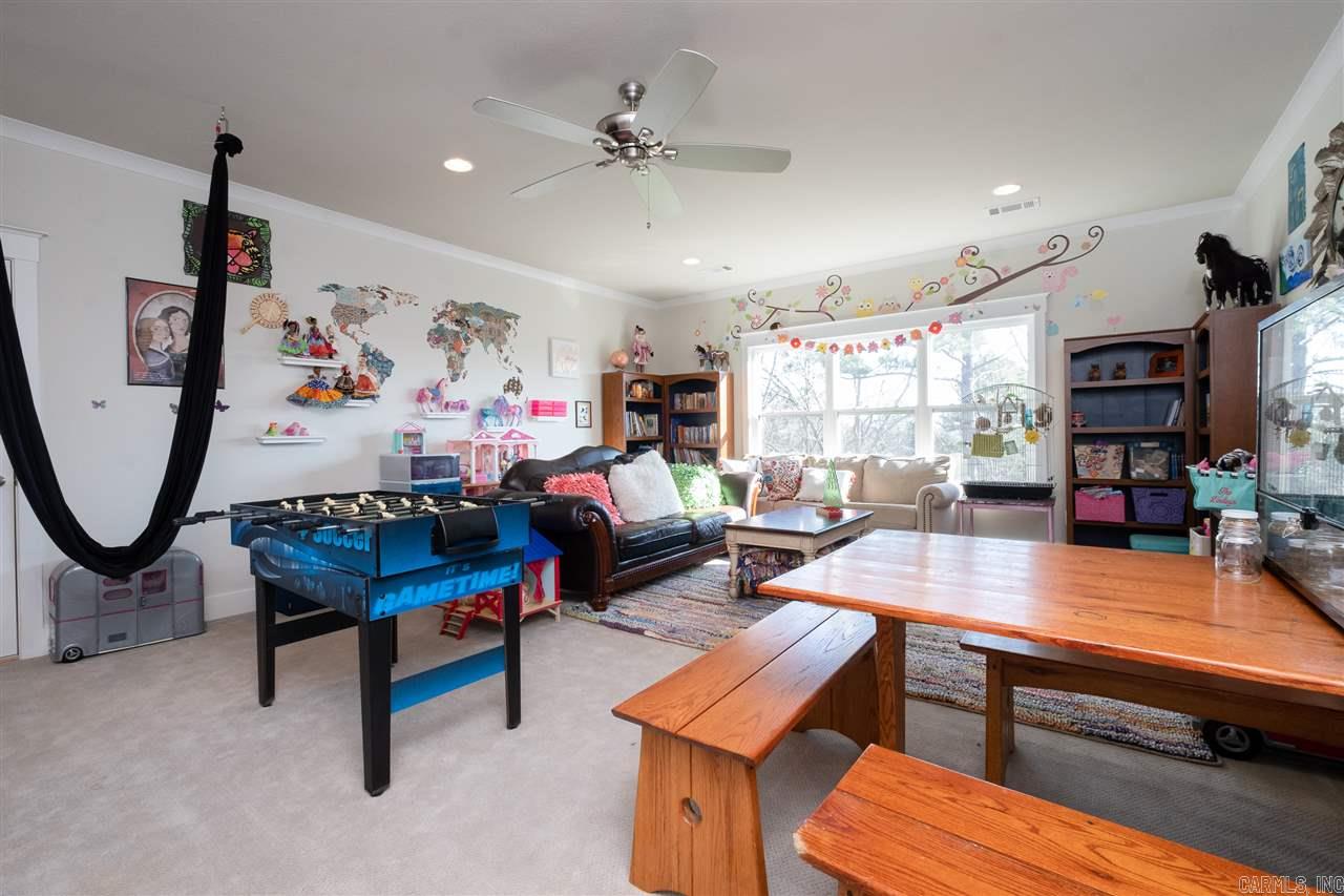 WOODLANDS EDGE - Residential
