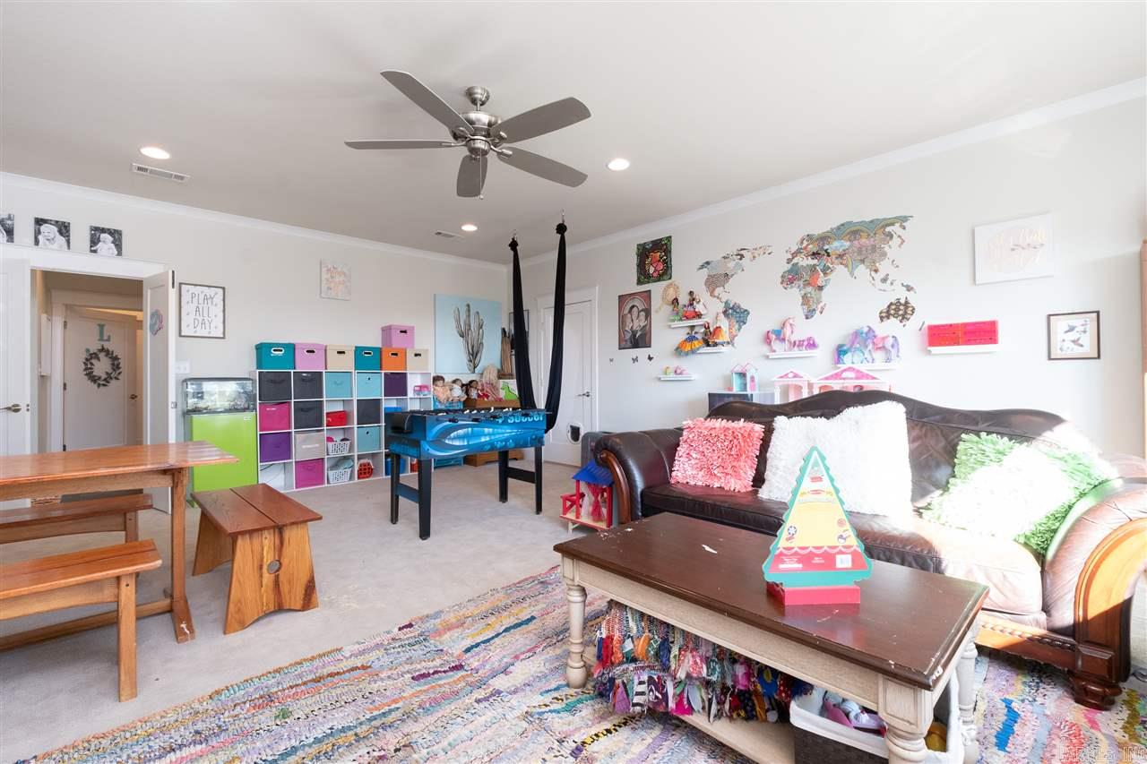 WOODLANDS EDGE - Residential