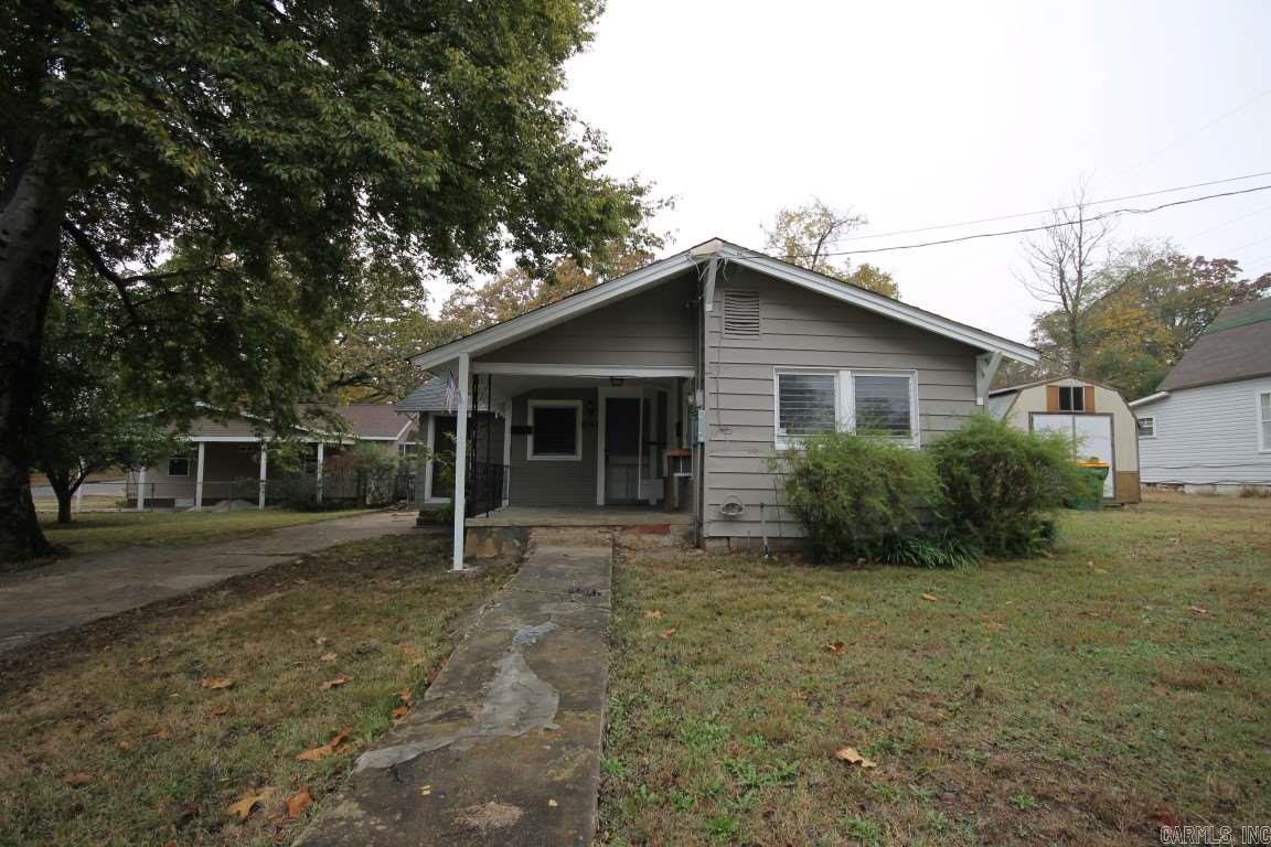 DUPLEX New floors in 2013, all new bathrooms, ceiling fans, new plumbing for both bathrooms. Painted inside both units in 2015, new roof in 2016, new water heater in 2014.