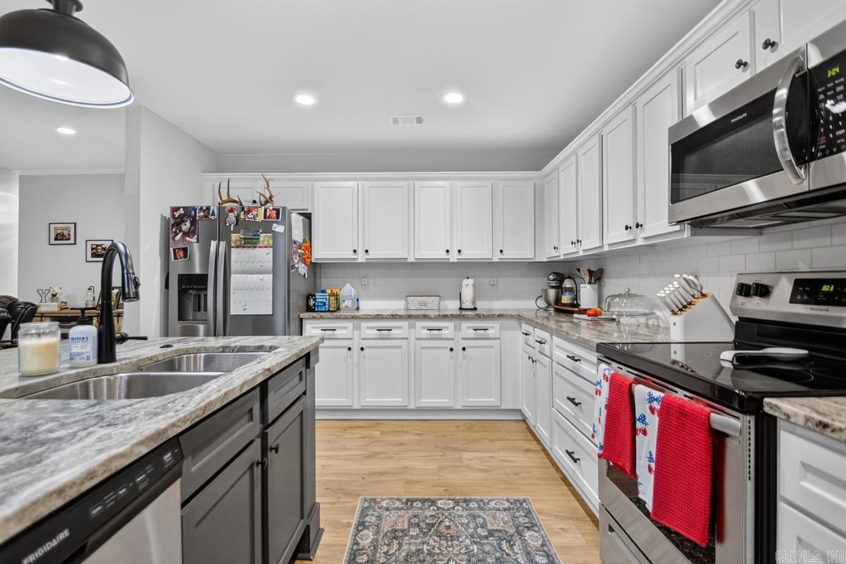 PLANTATION HILLS - Residential