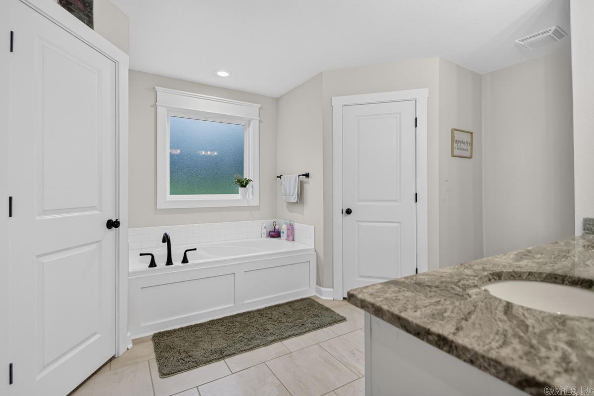 PLANTATION HILLS - Residential