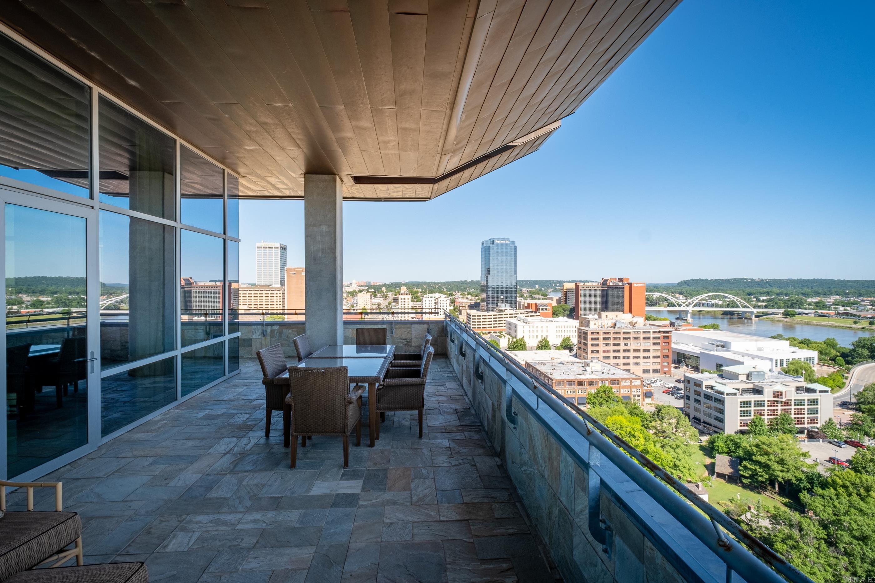 300 THIRD HPR - Residential