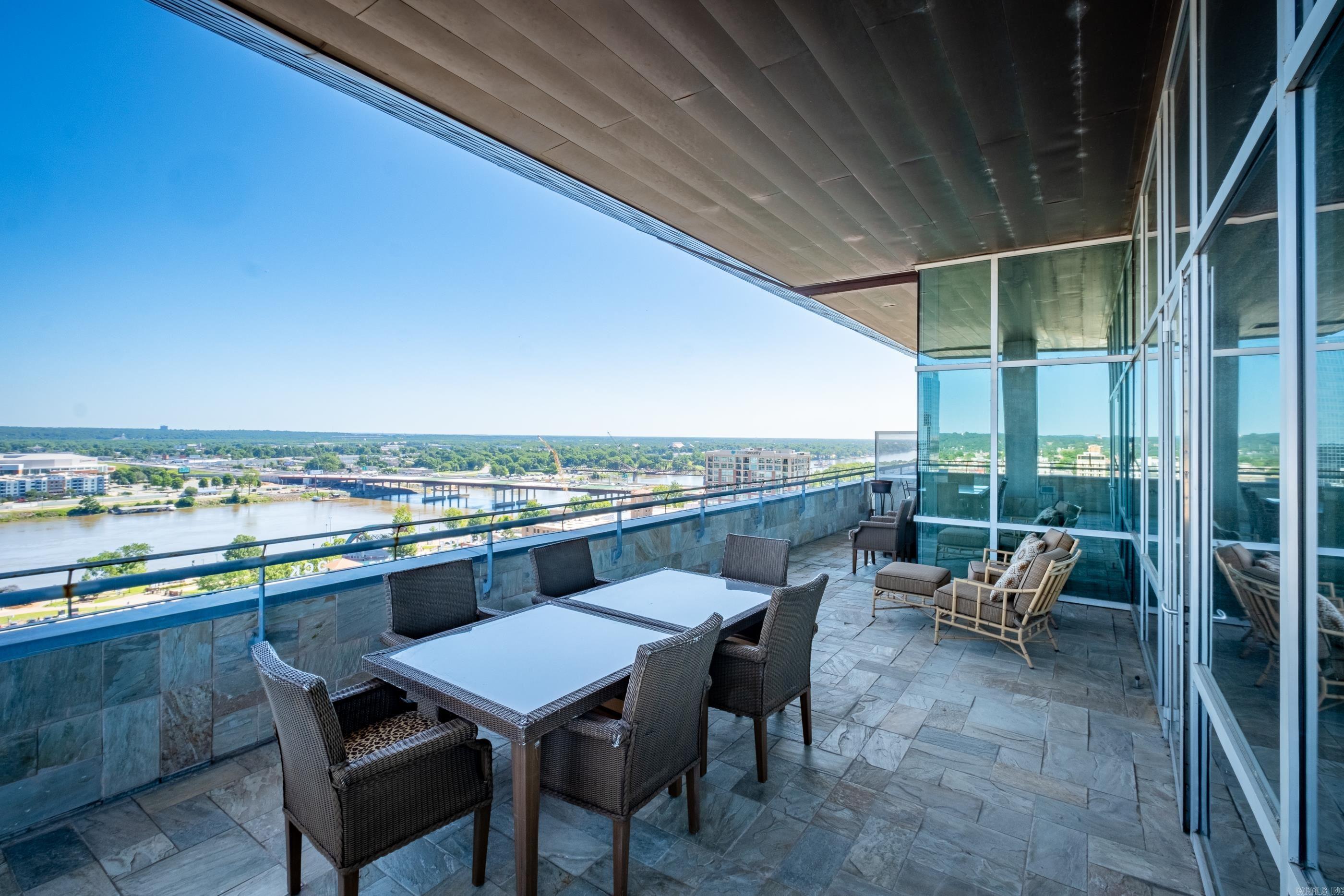300 THIRD HPR - Residential