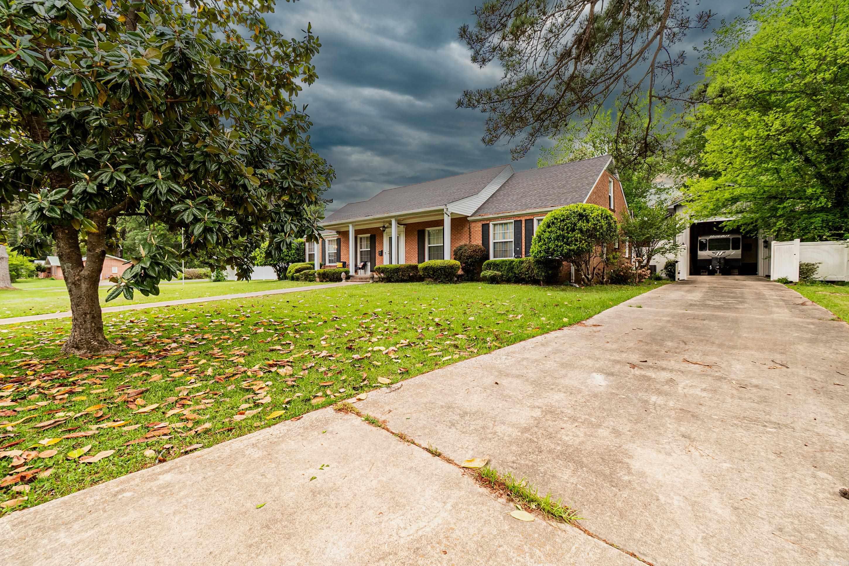 MIKE BERG LAKE - Residential