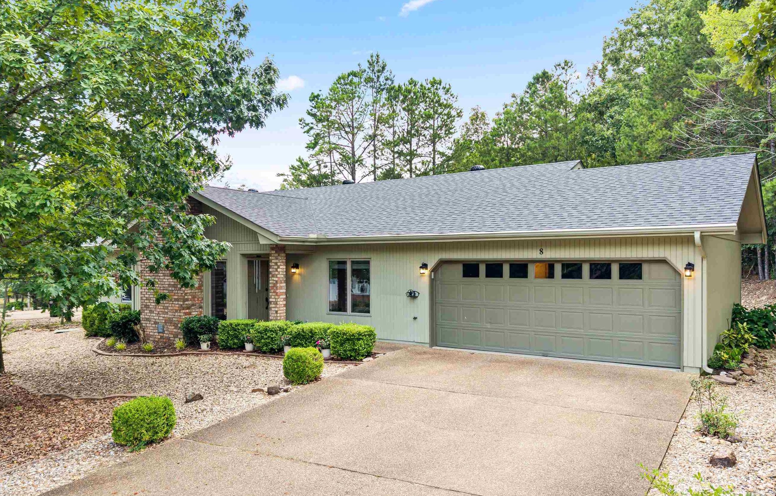 Don't miss this beautifully well maintained 2 bedroom, 2 full bath home with office or potential third bedroom.  Hard wood floors in the living, dining, bedrooms, and office, make this house stunning. The updated walk-in shower in the primary bedroom bathroom is another bonus. Located on a quiet cul-de-sac street, this home sits on a flat lot with quick, easy access to the West Gate, fitness center, tennis courts, pickleball courts and several golf courses.  HSV is America’s largest gated community encompassing 26,000 acres, over 30 miles of walking trails, 9 golf courses and 11 lakes for fishing & boating.  New HSV home -buyers require $2000 buy-in fee due at closing.