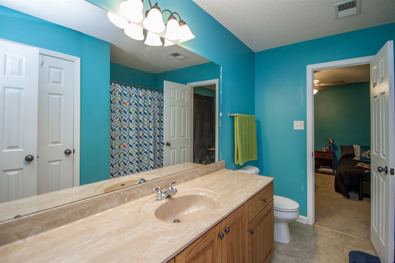 Sharon Oaks - Residential