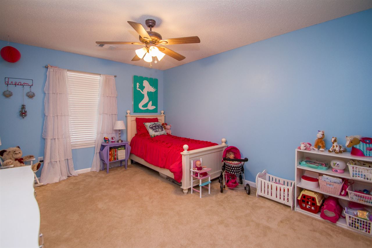 Sharon Oaks - Residential