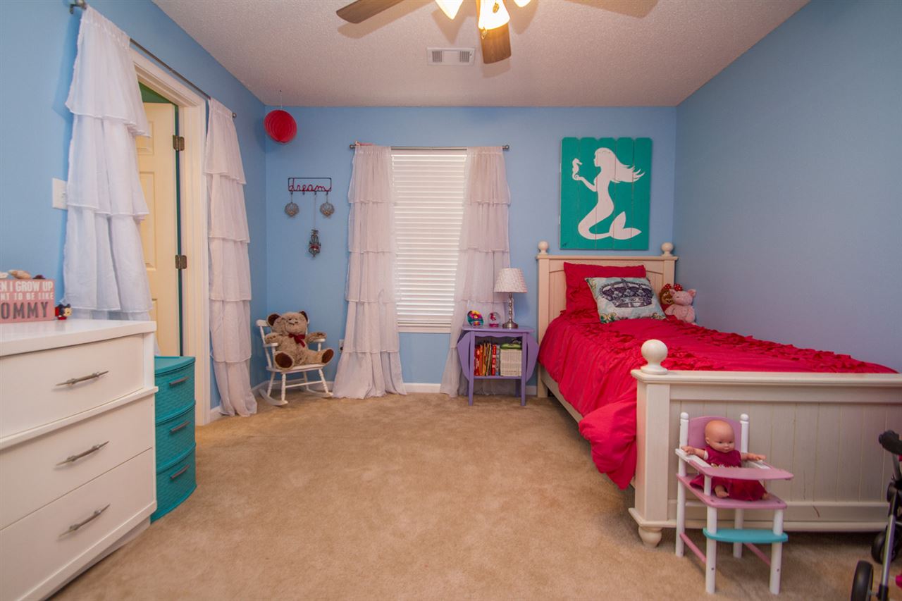 Sharon Oaks - Residential