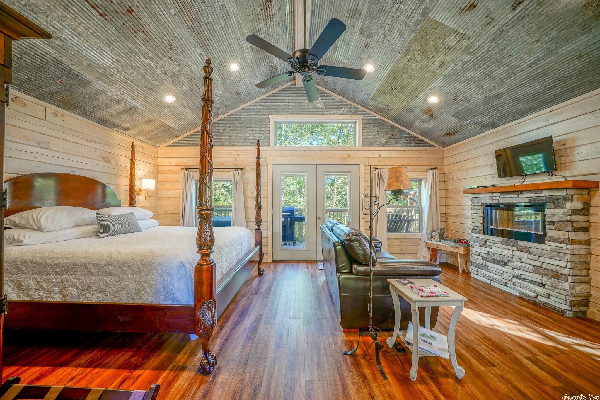 OPPORTUNITY KNOCKS BUT ONCE to own Hot Springs Treehouses...Airbnb's#1 rated couple's destination in Arkansas! Touted by Southern Living, AY Magazine (and others). Just 8 minutes away from Historic Downtown Hot Springs, this successful business has 6 charming cottages each carefully curated to create a treetop experience unlike any other. Each with private balcony, hot tub & stunning views of forest, mountains and/or creek. Acreage allows for addt'l multiple cottage development! Bull Bayou borders boundary.