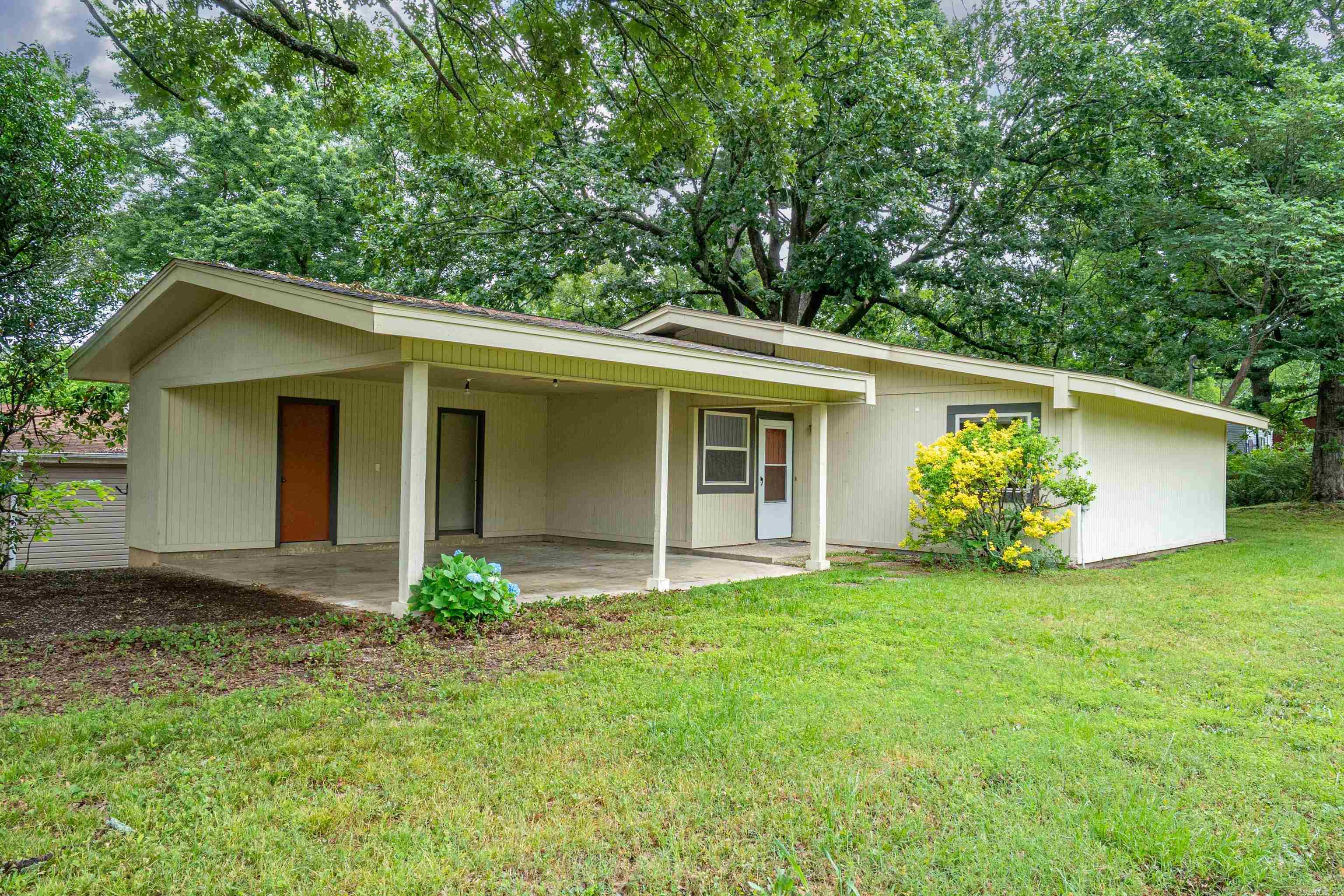 Completely remodeled home minutes from the Racetrack. Centrally located with easy quick access to downtown Hot Springs. Convenient to shopping, dog park, walking trails, bike trails, restaurants and everything you need just minutes away. Very affordable home with quality renovation! New fixtures, flooring, wall cover, kitchen appliances and more. Completely Move In Ready! If you are currently seeking an affordable starter home, downsizing, or looking to add to your rental portfolio, then this home is for You!! This is a very nice home!