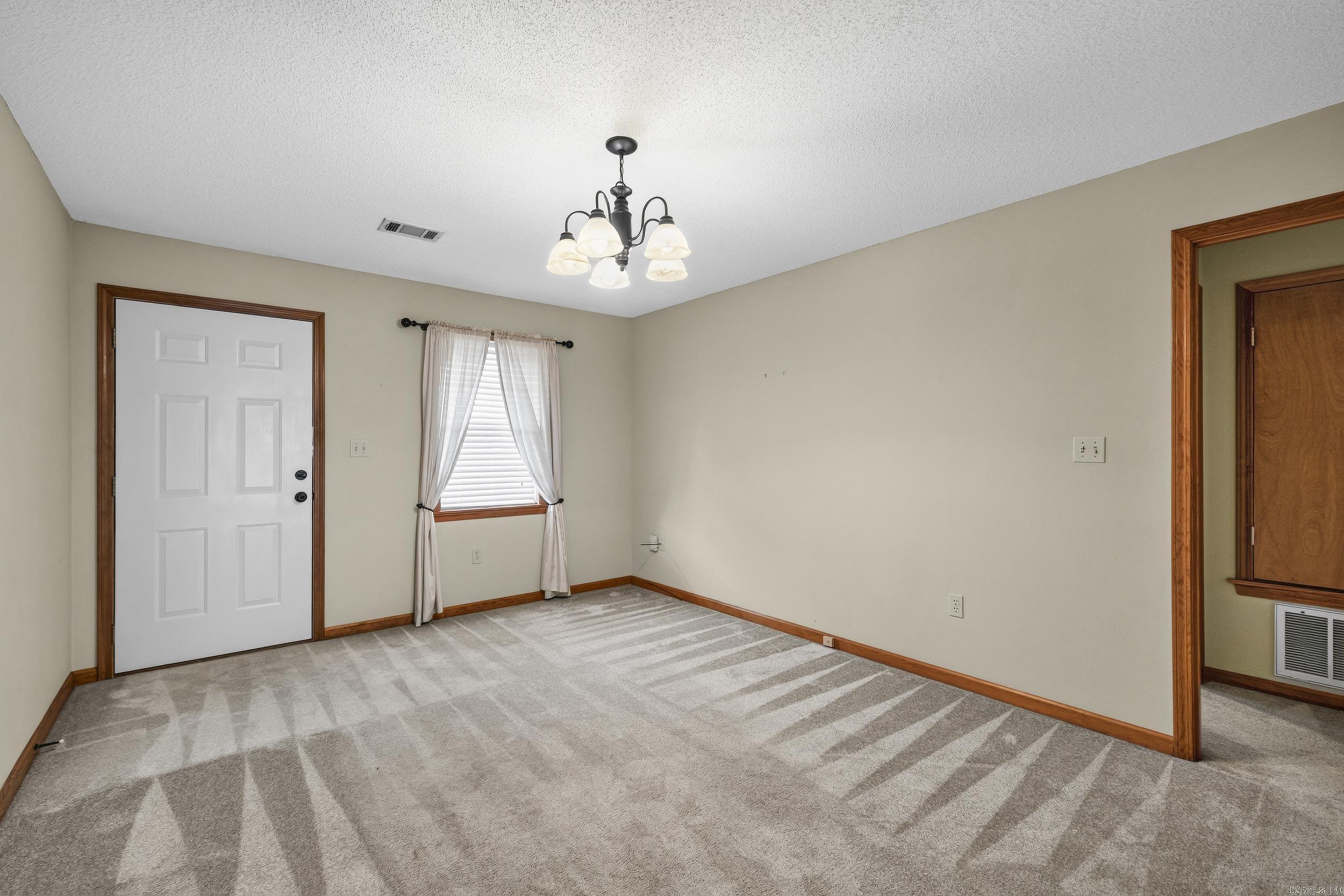 RIVER OAKS COMMONS - Residential