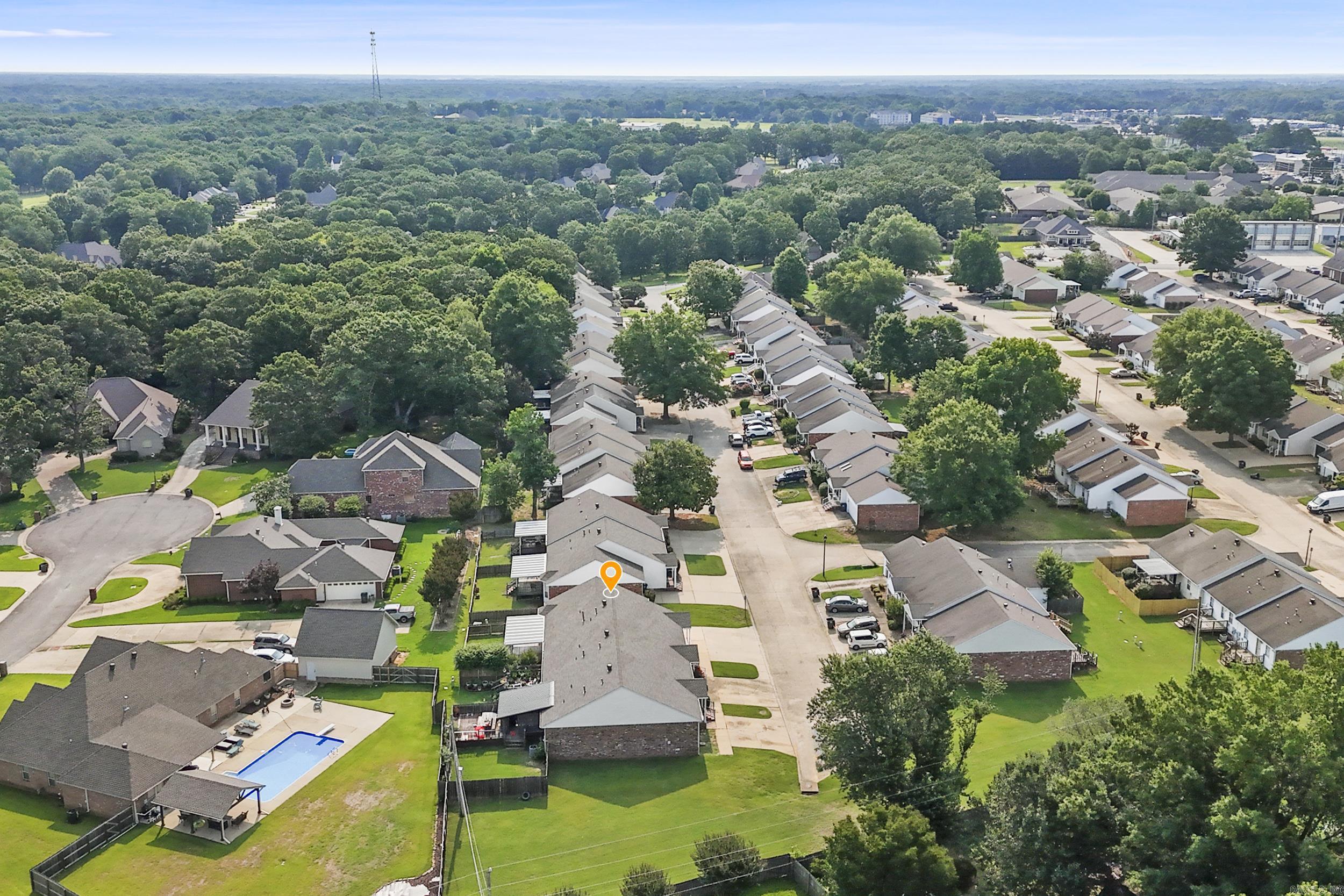 RIVER OAKS COMMONS - Residential