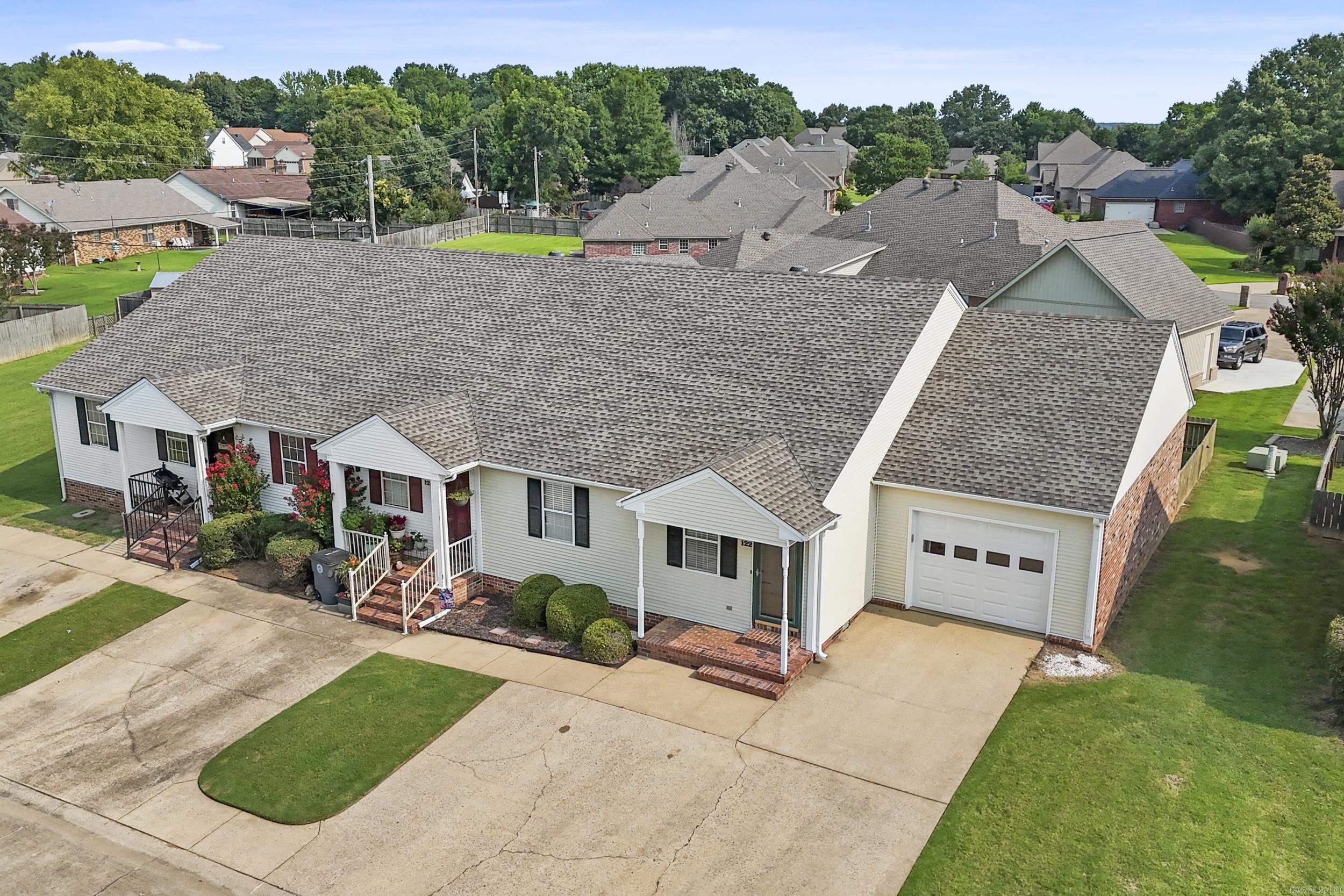 RIVER OAKS COMMONS - Residential