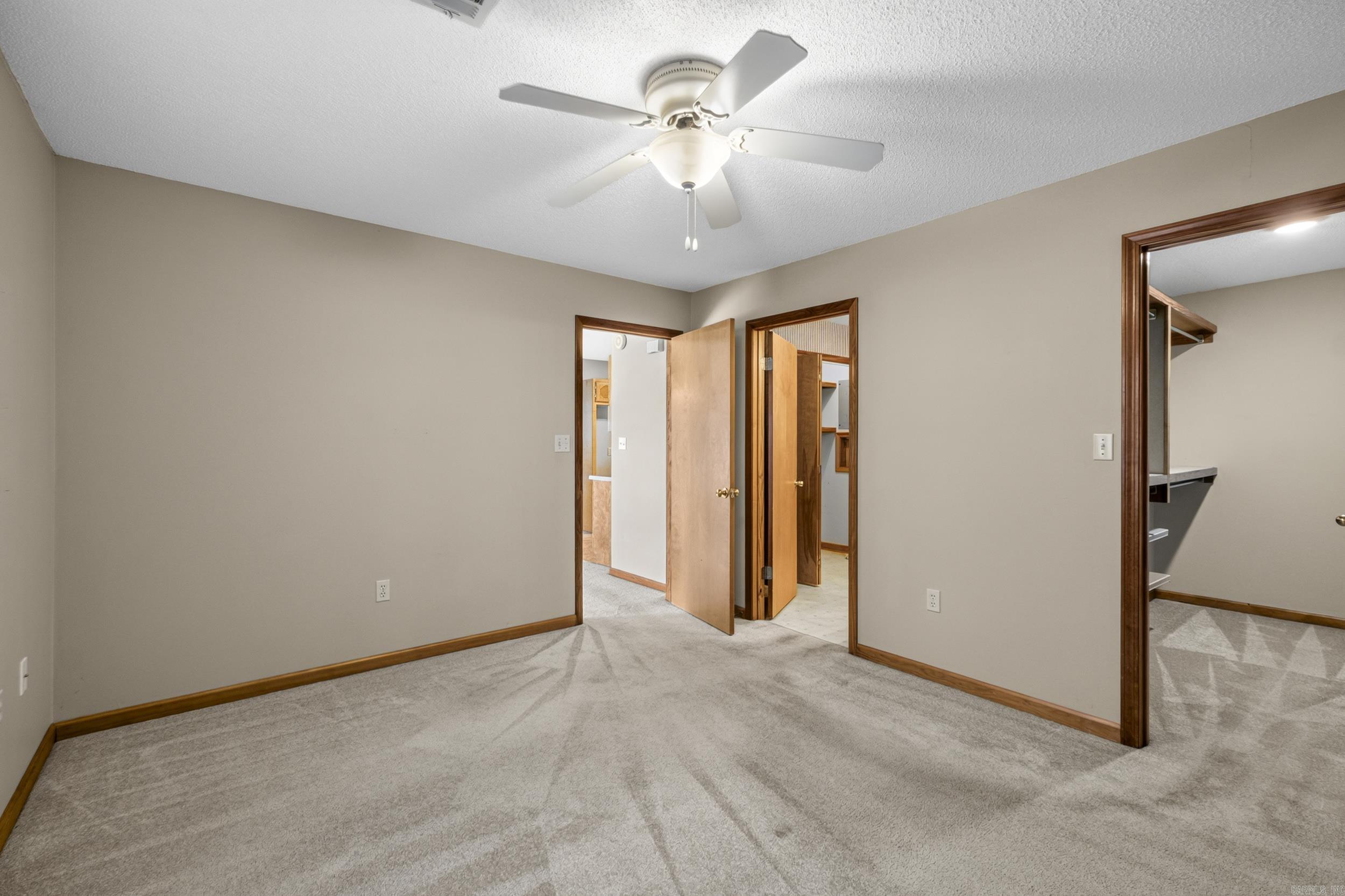 RIVER OAKS COMMONS - Residential