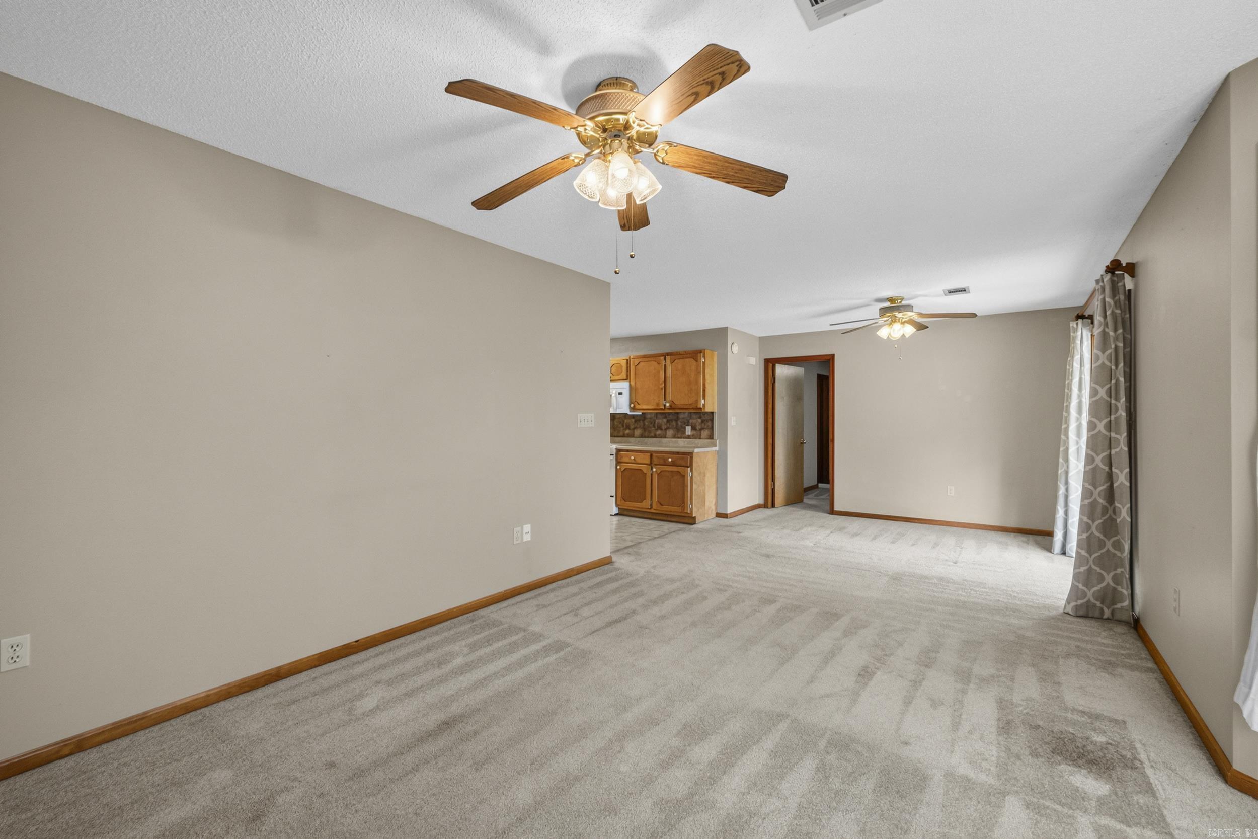 RIVER OAKS COMMONS - Residential