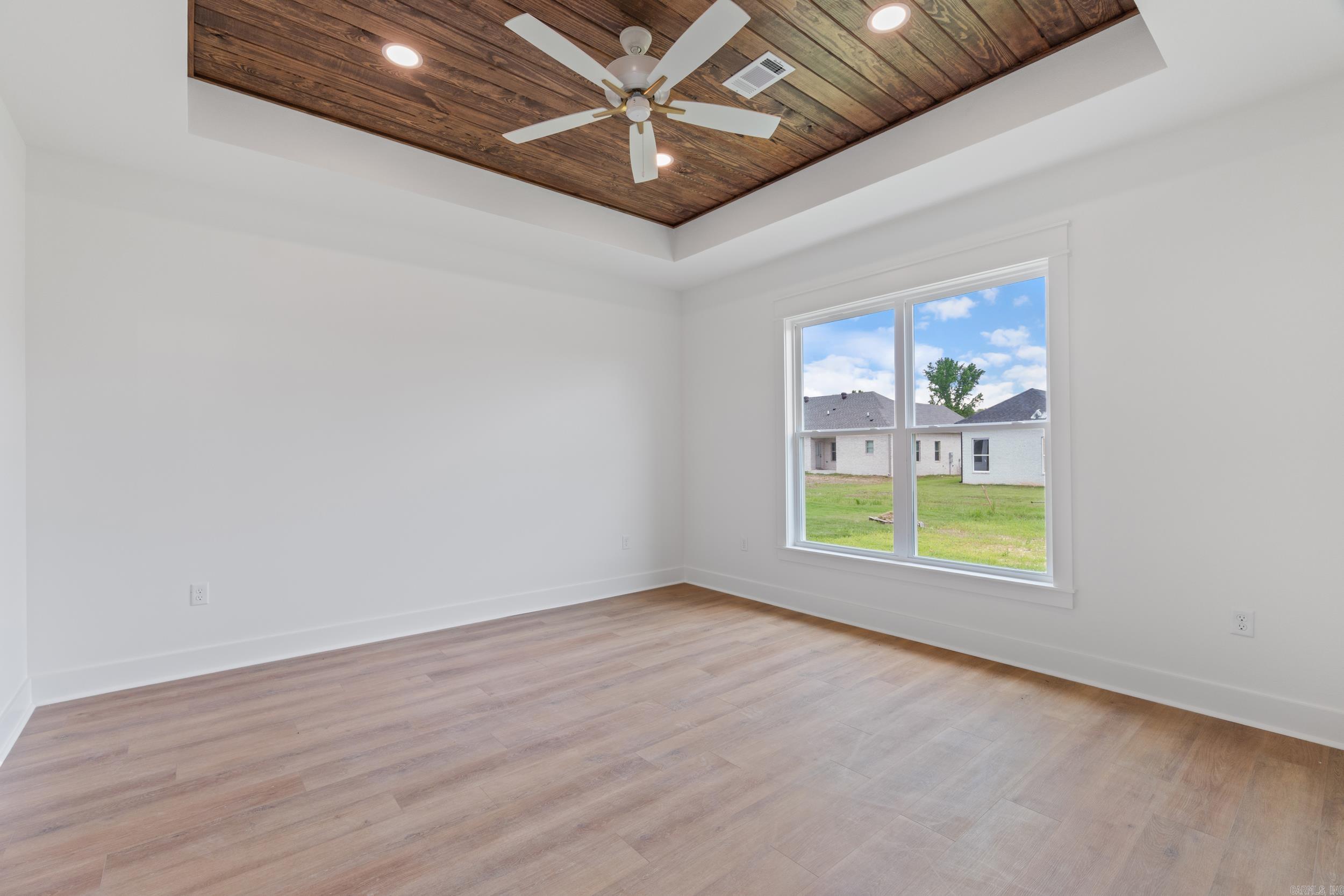 EAST MEADOW - Residential