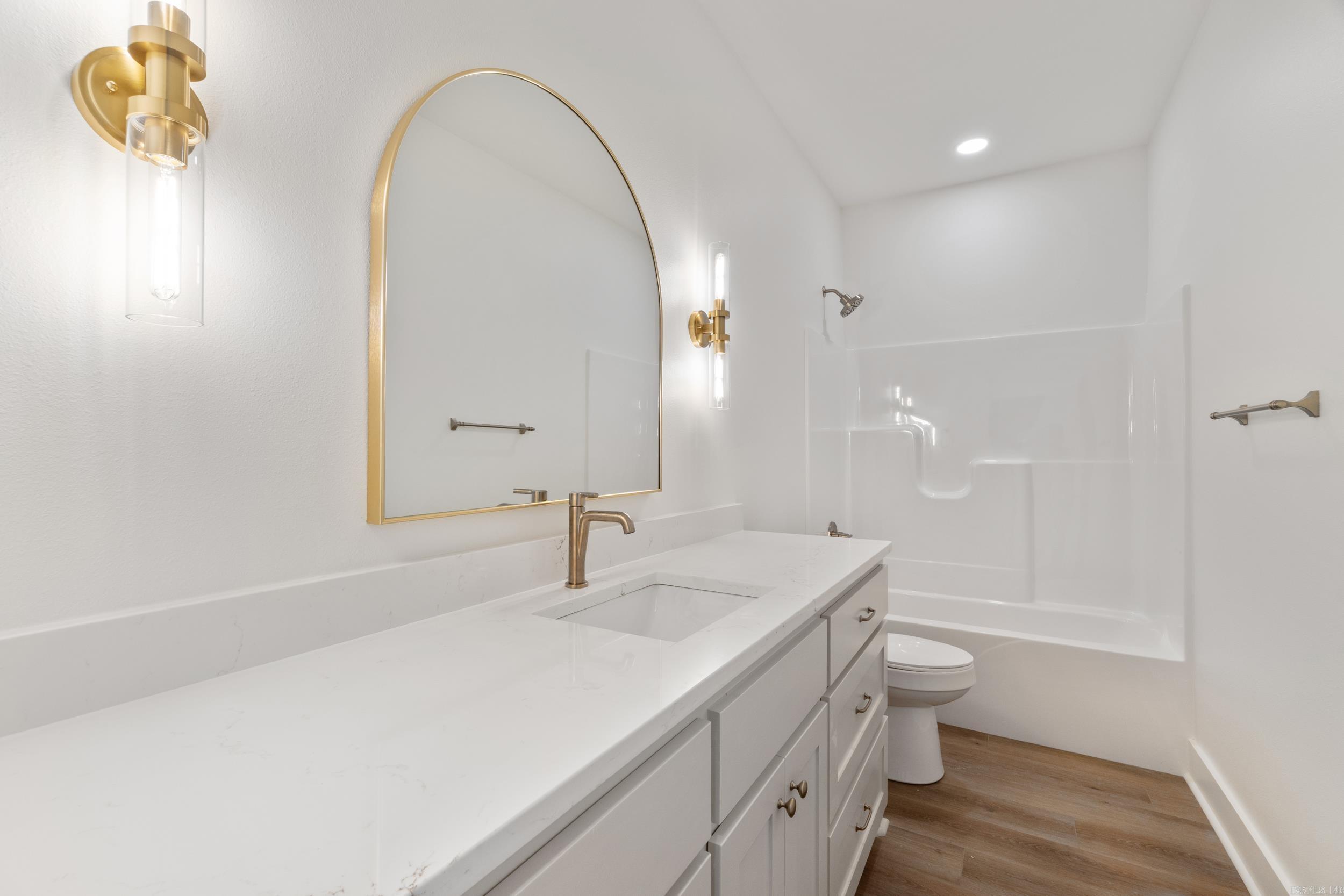 EAST MEADOW - Residential