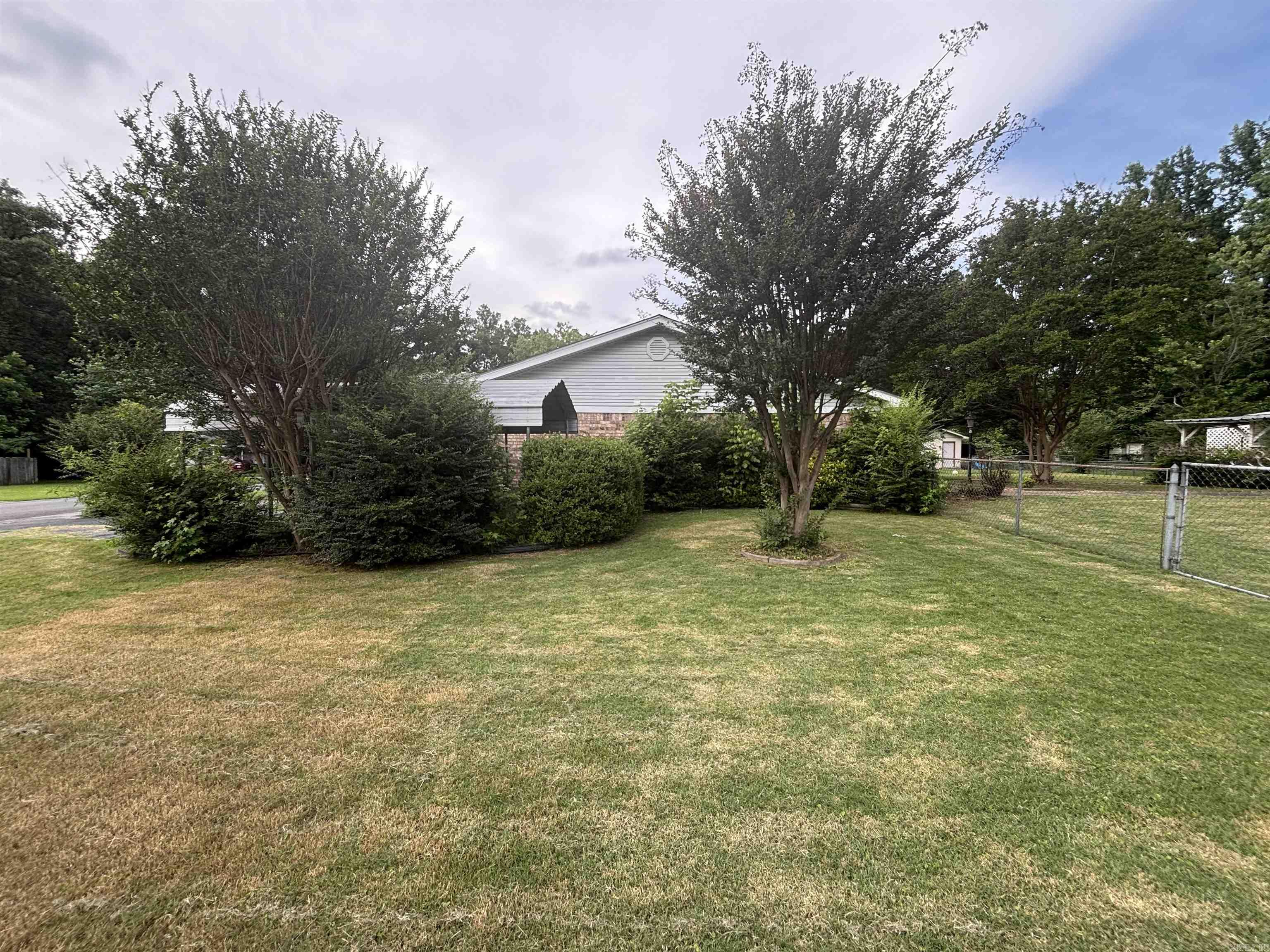 OAK MEADOWS - Residential