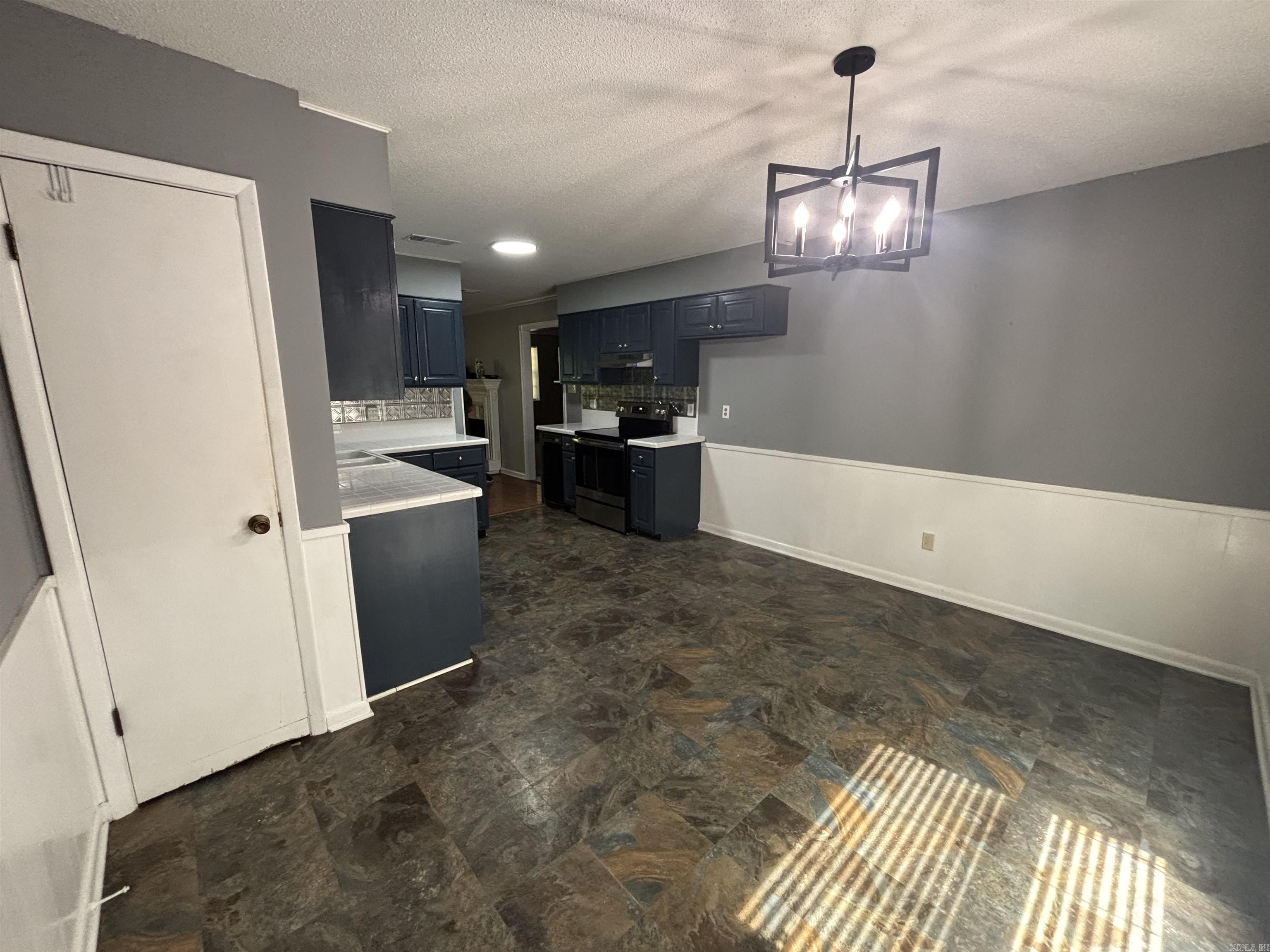 OAK MEADOWS - Residential