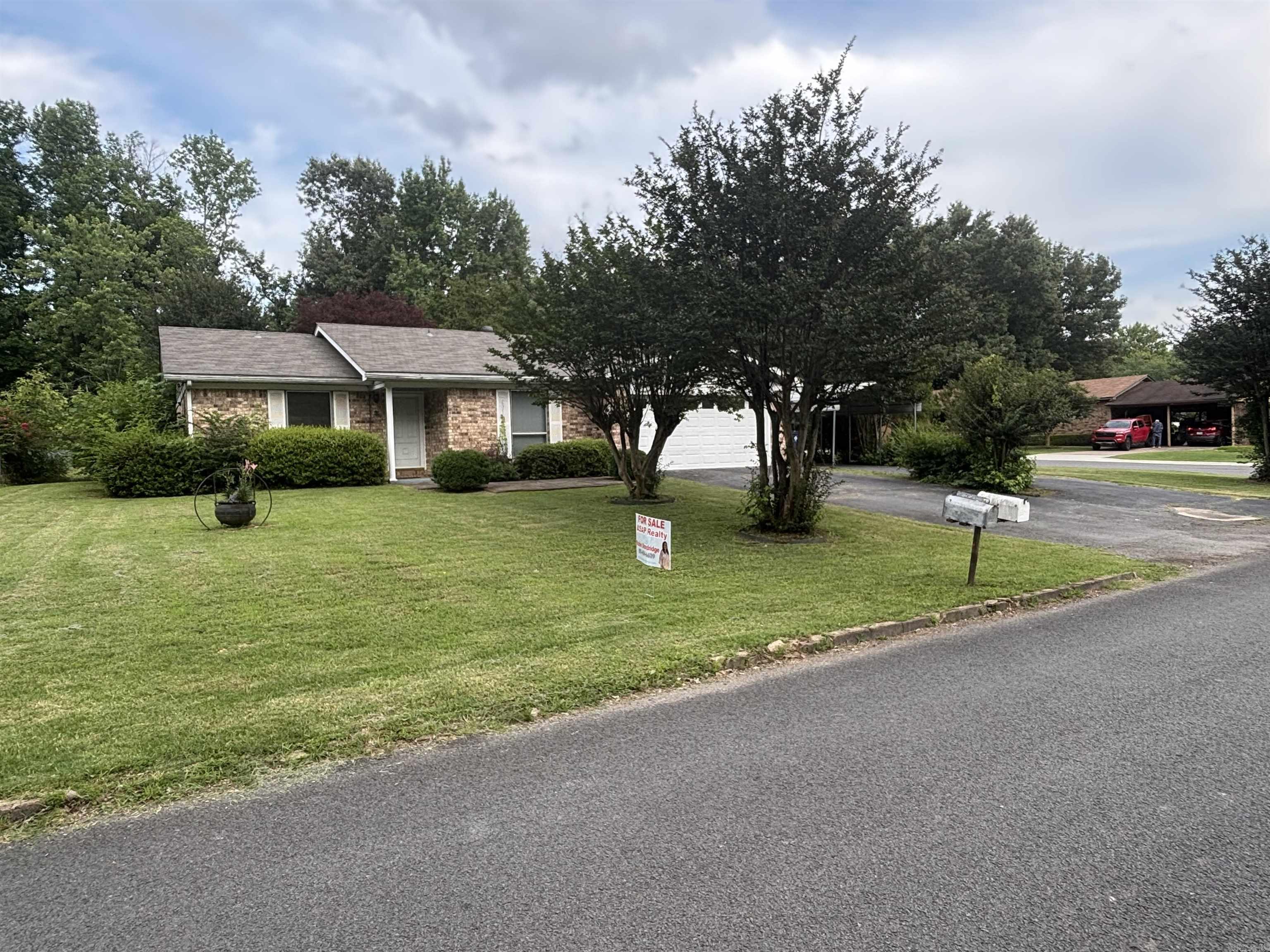 OAK MEADOWS - Residential