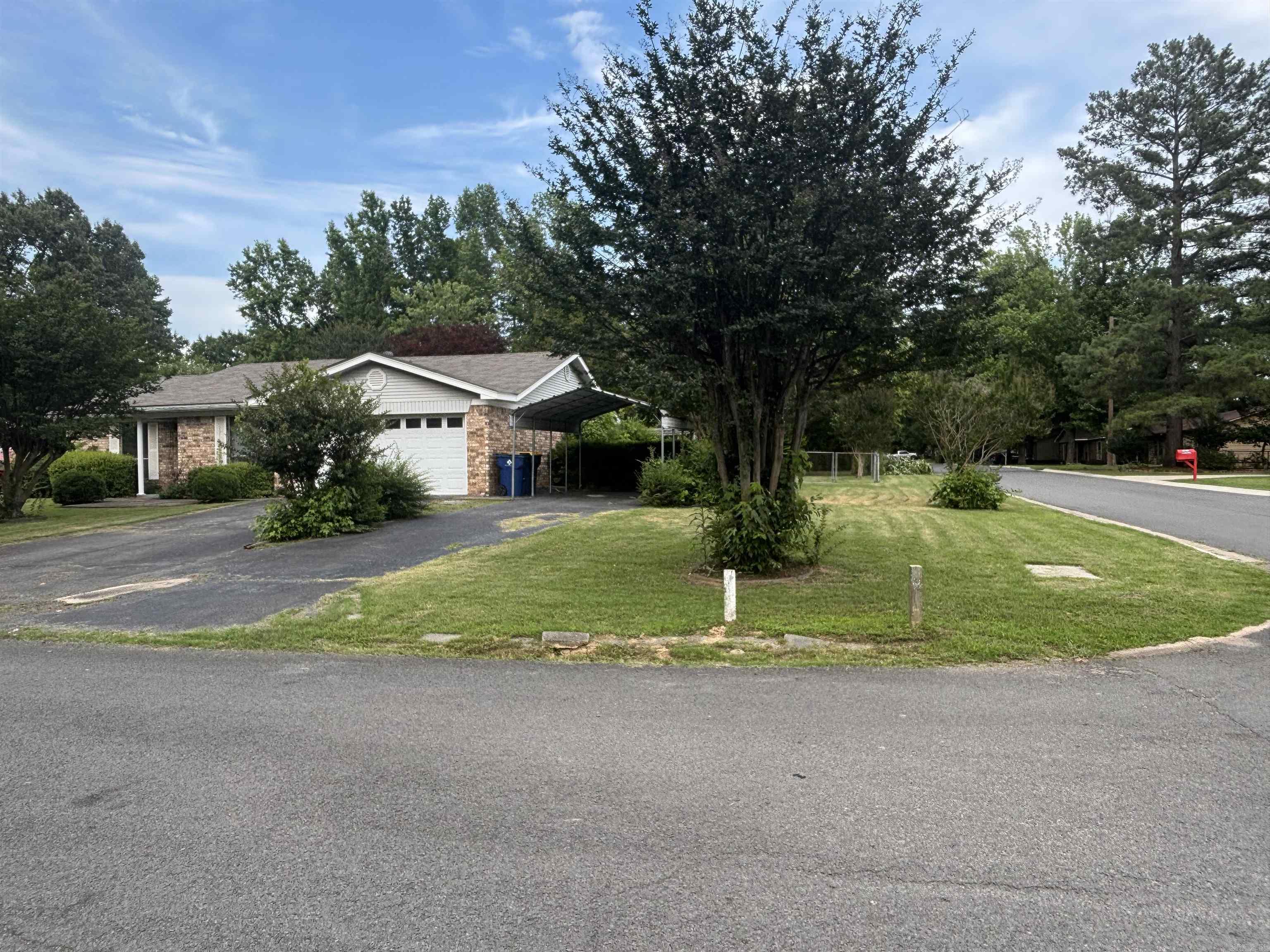 OAK MEADOWS - Residential