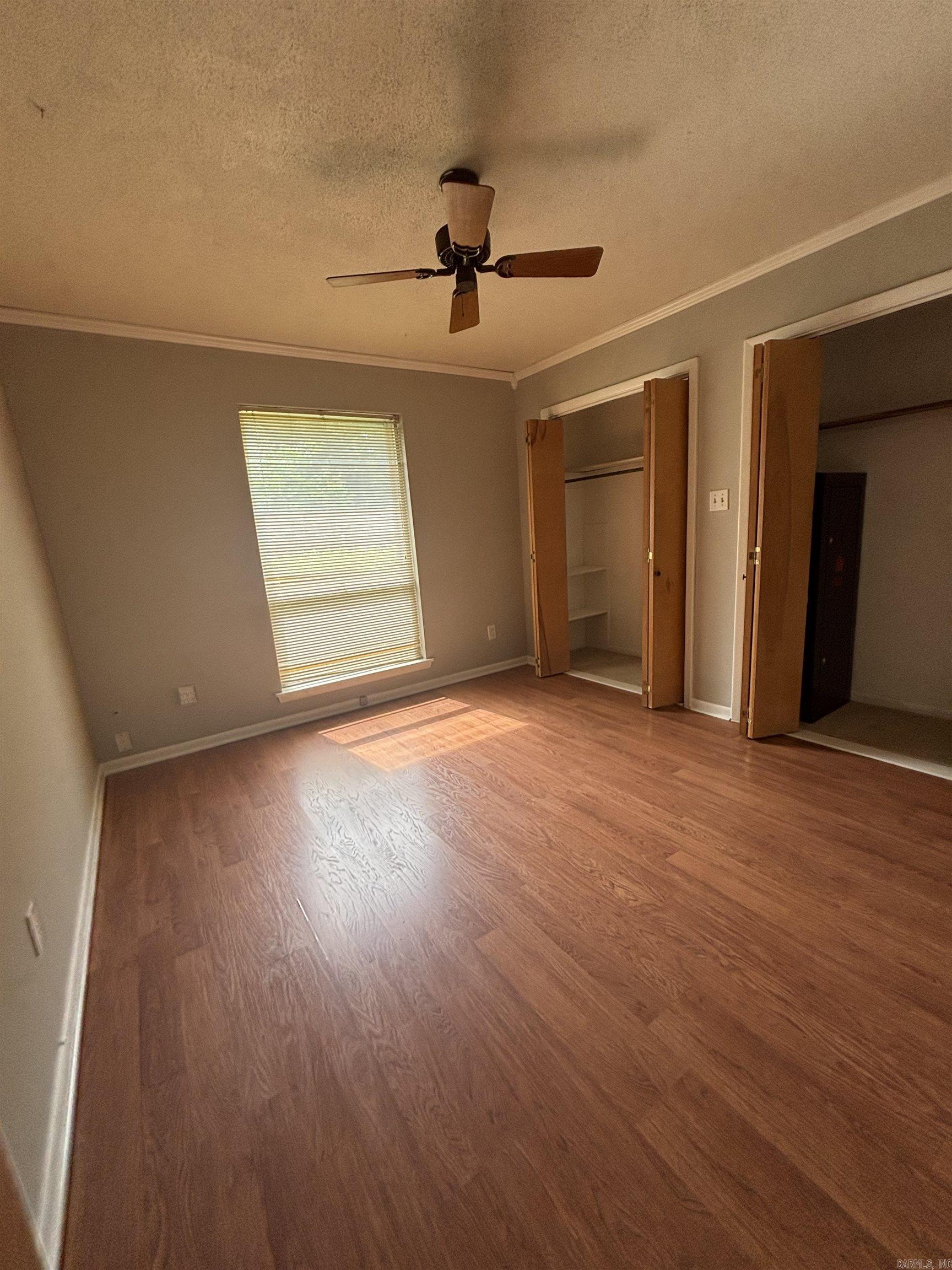 OAK MEADOWS - Residential