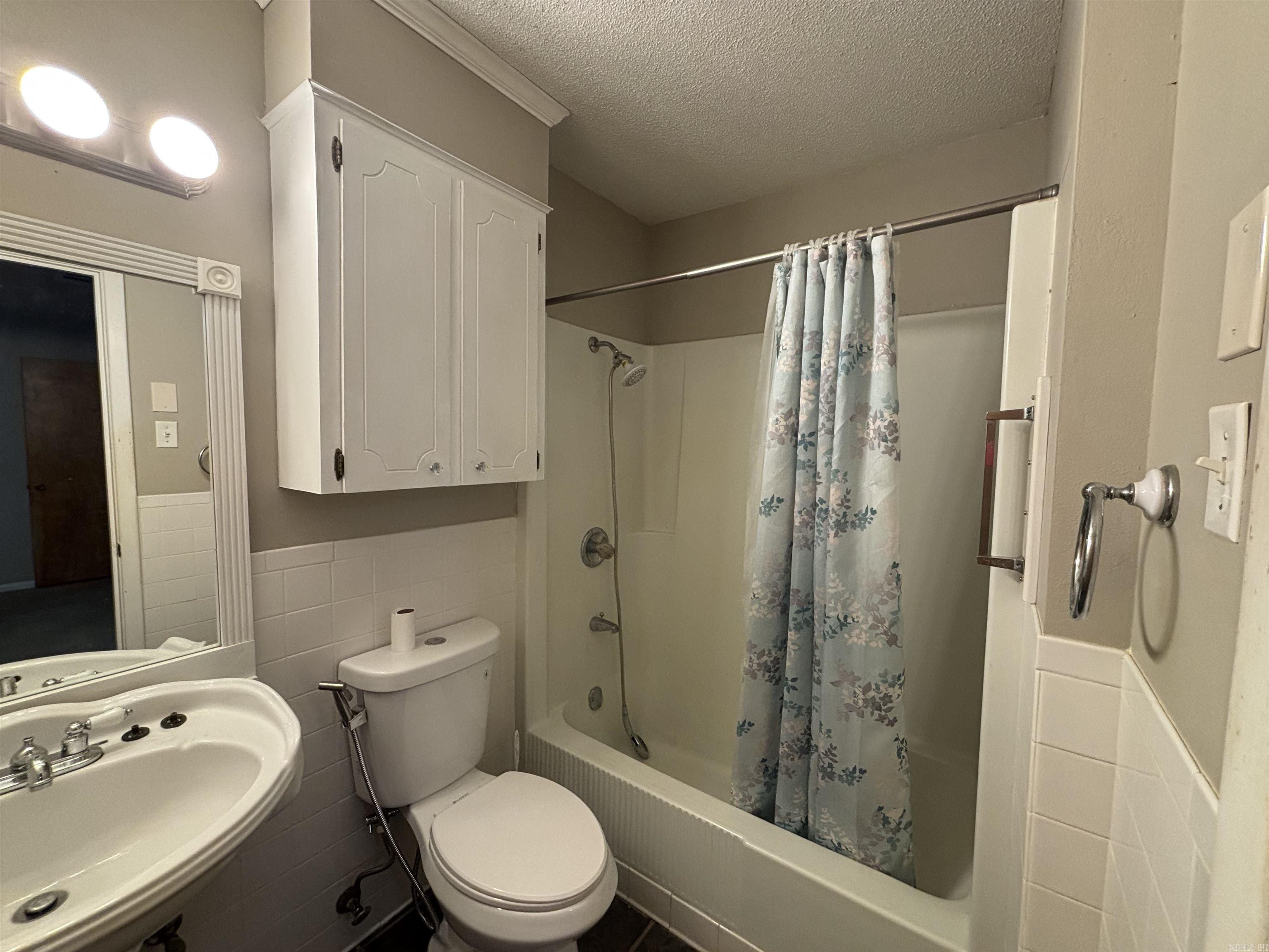 OAK MEADOWS - Residential