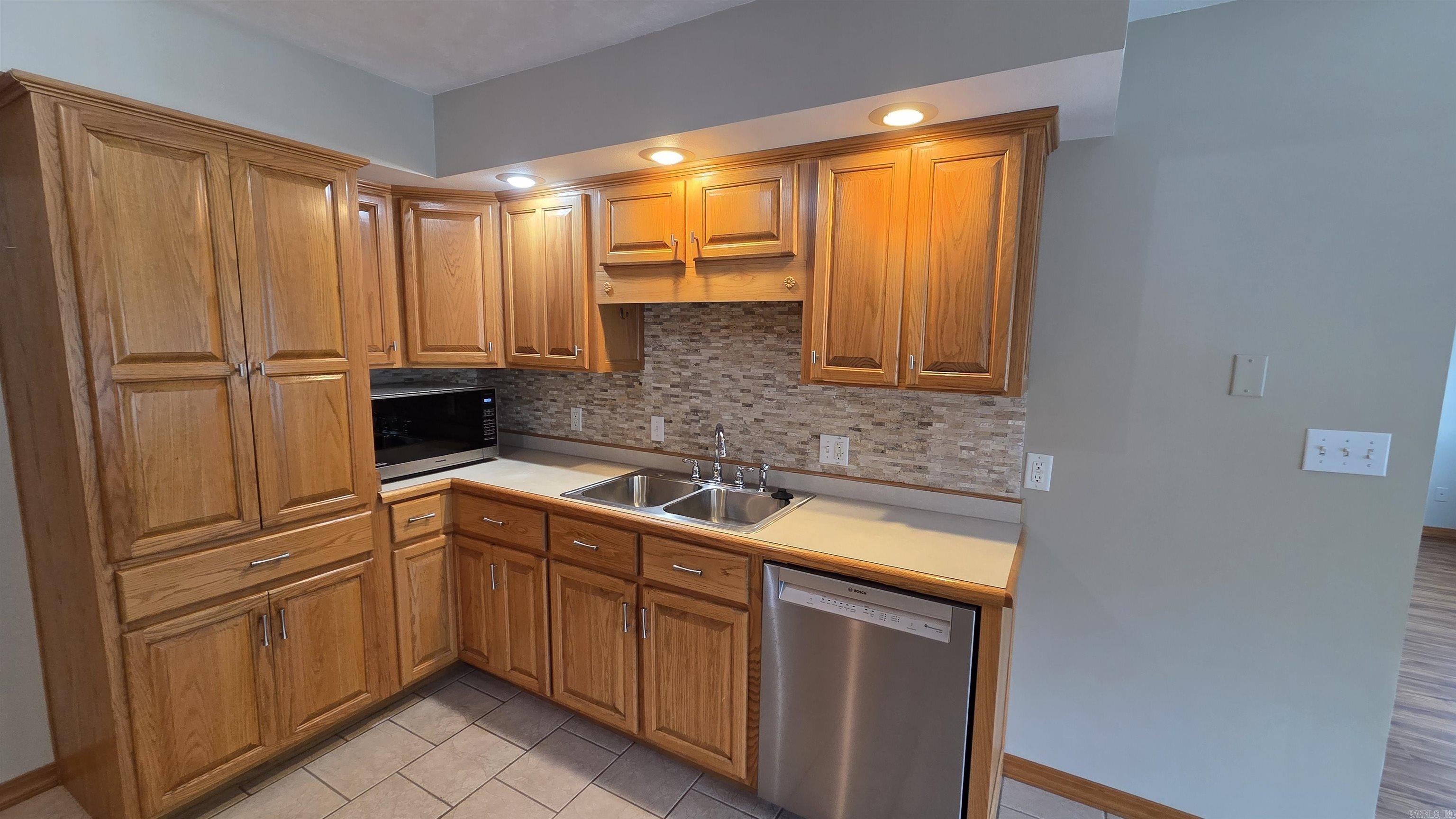 FOX RUN VILLAGE - Residential