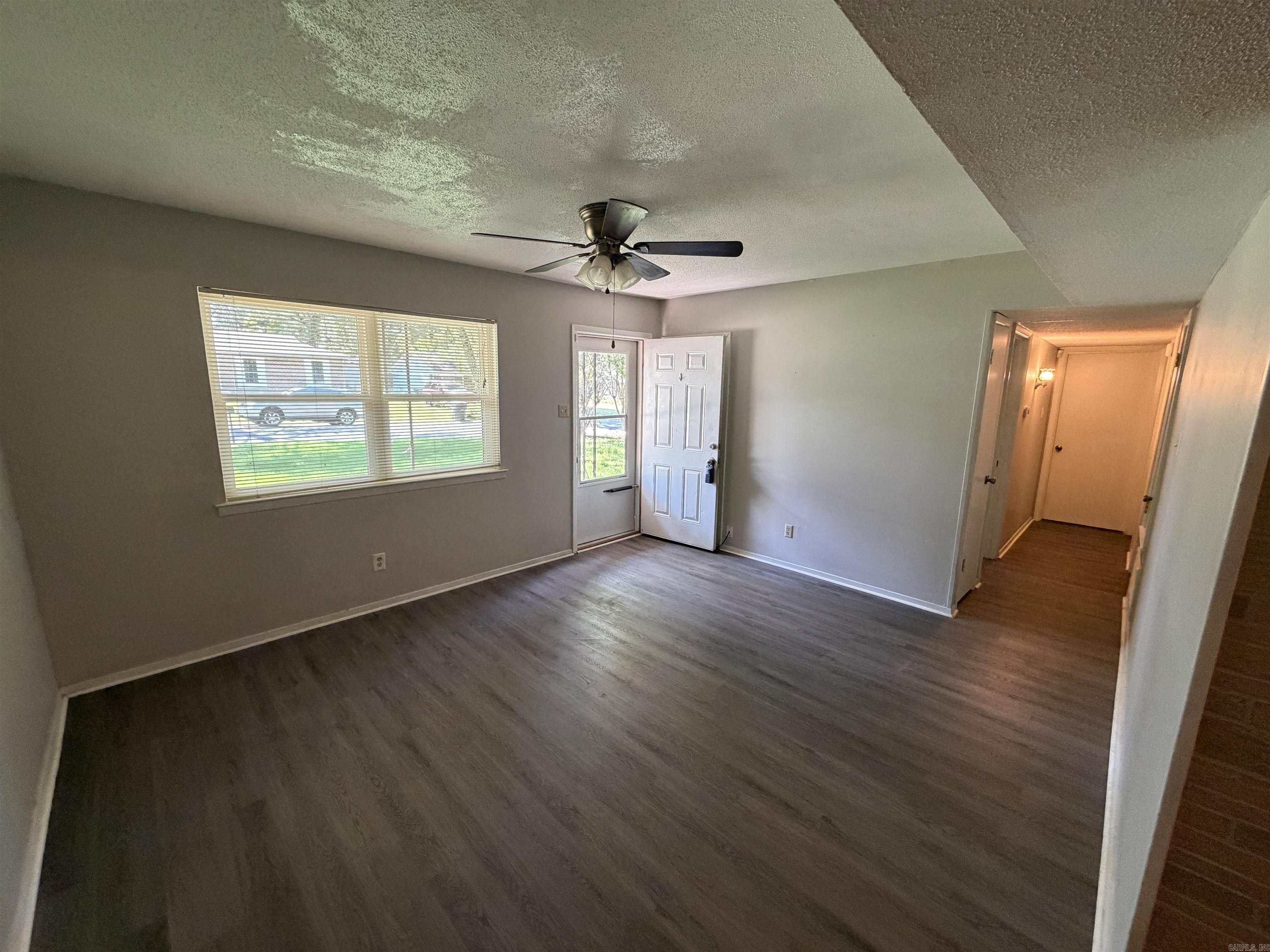 BRIARFIELD - Residential