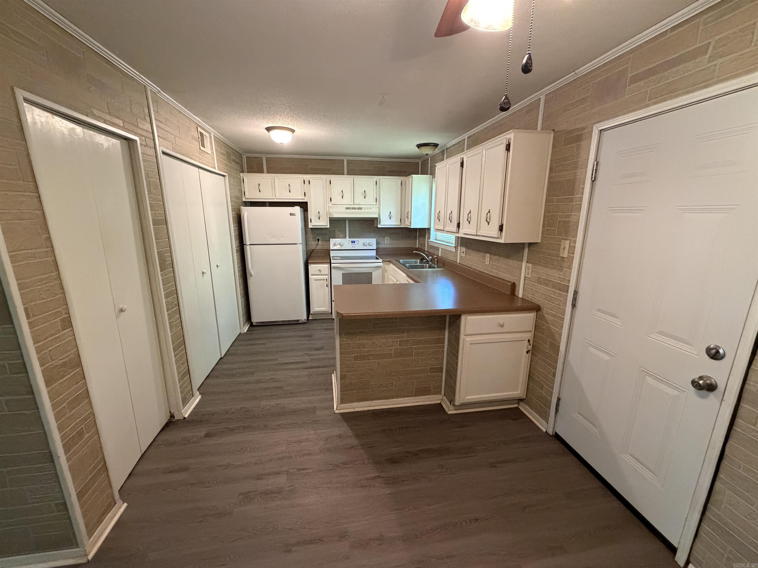 BRIARFIELD - Residential