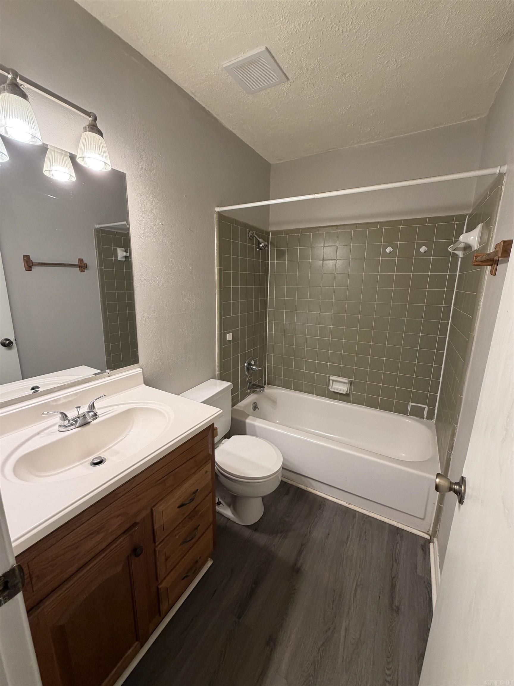 BRIARFIELD - Residential