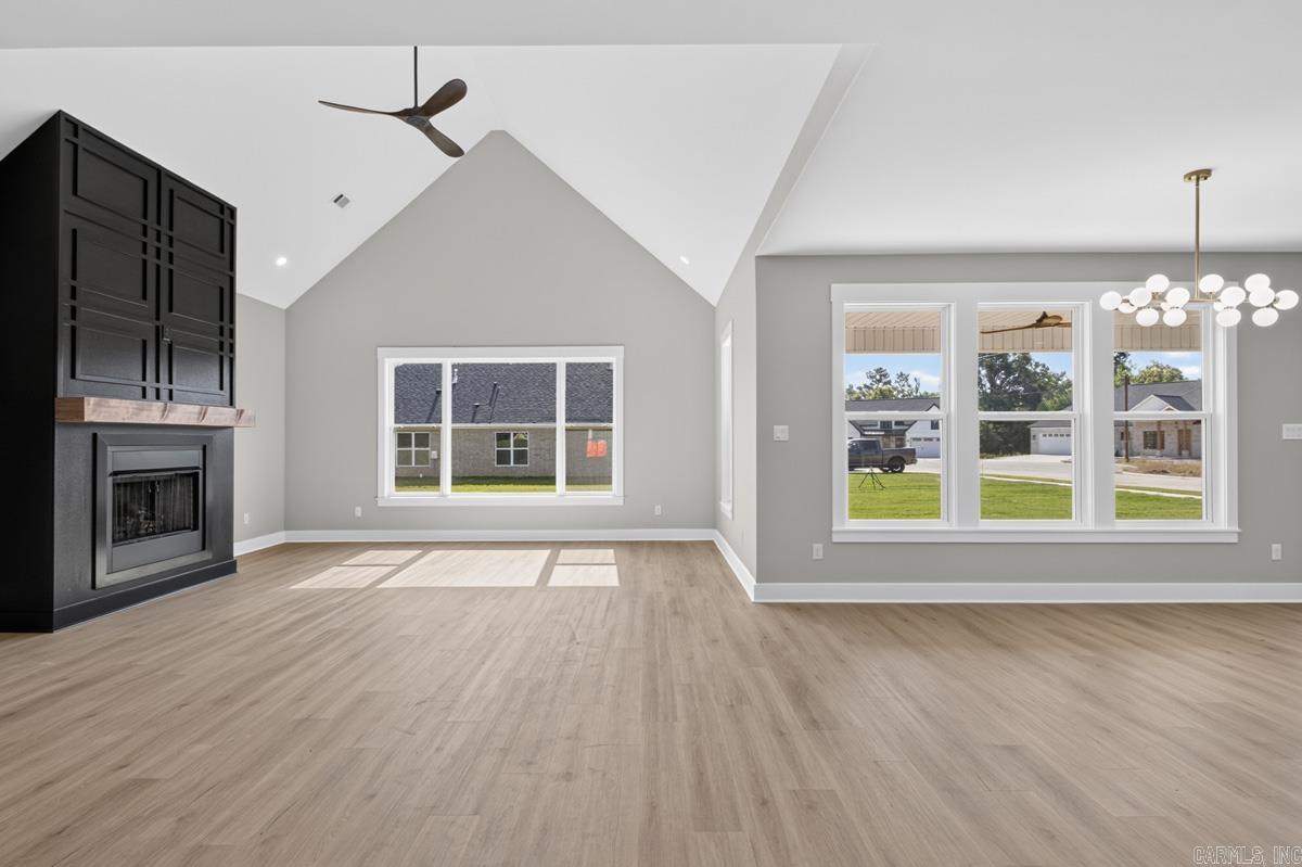 CREEKSIDE - Residential