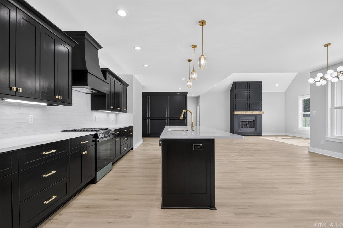 CREEKSIDE - Residential