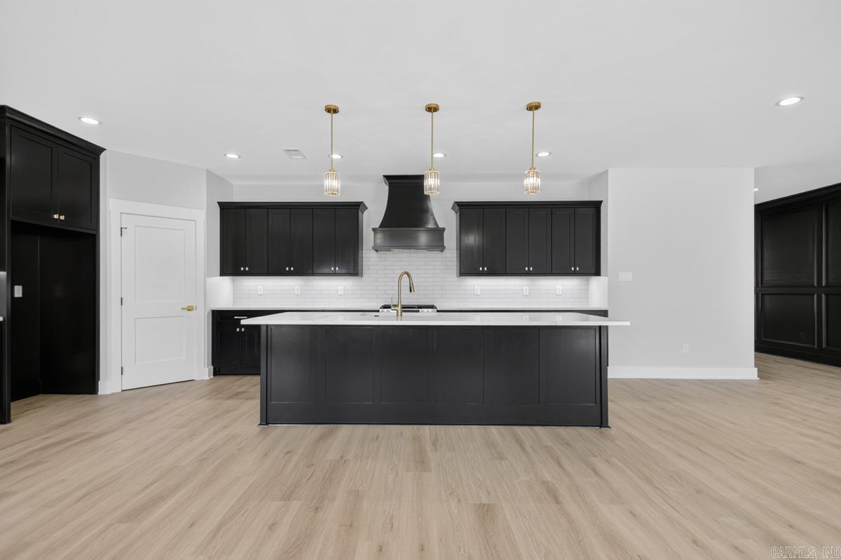 CREEKSIDE - Residential