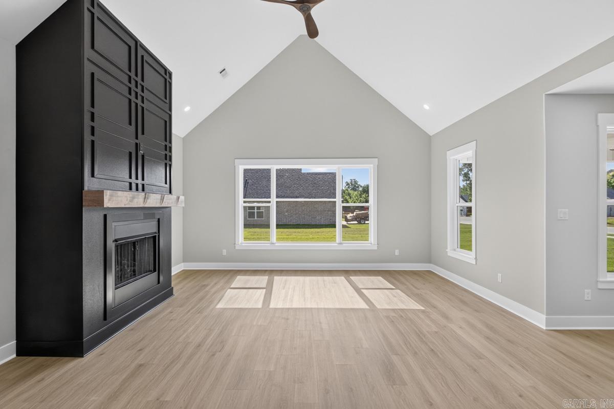 CREEKSIDE - Residential