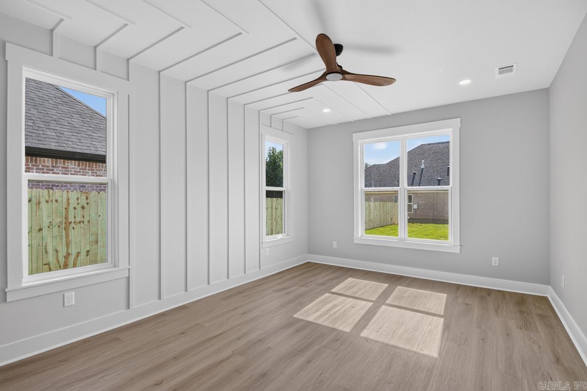 CREEKSIDE - Residential